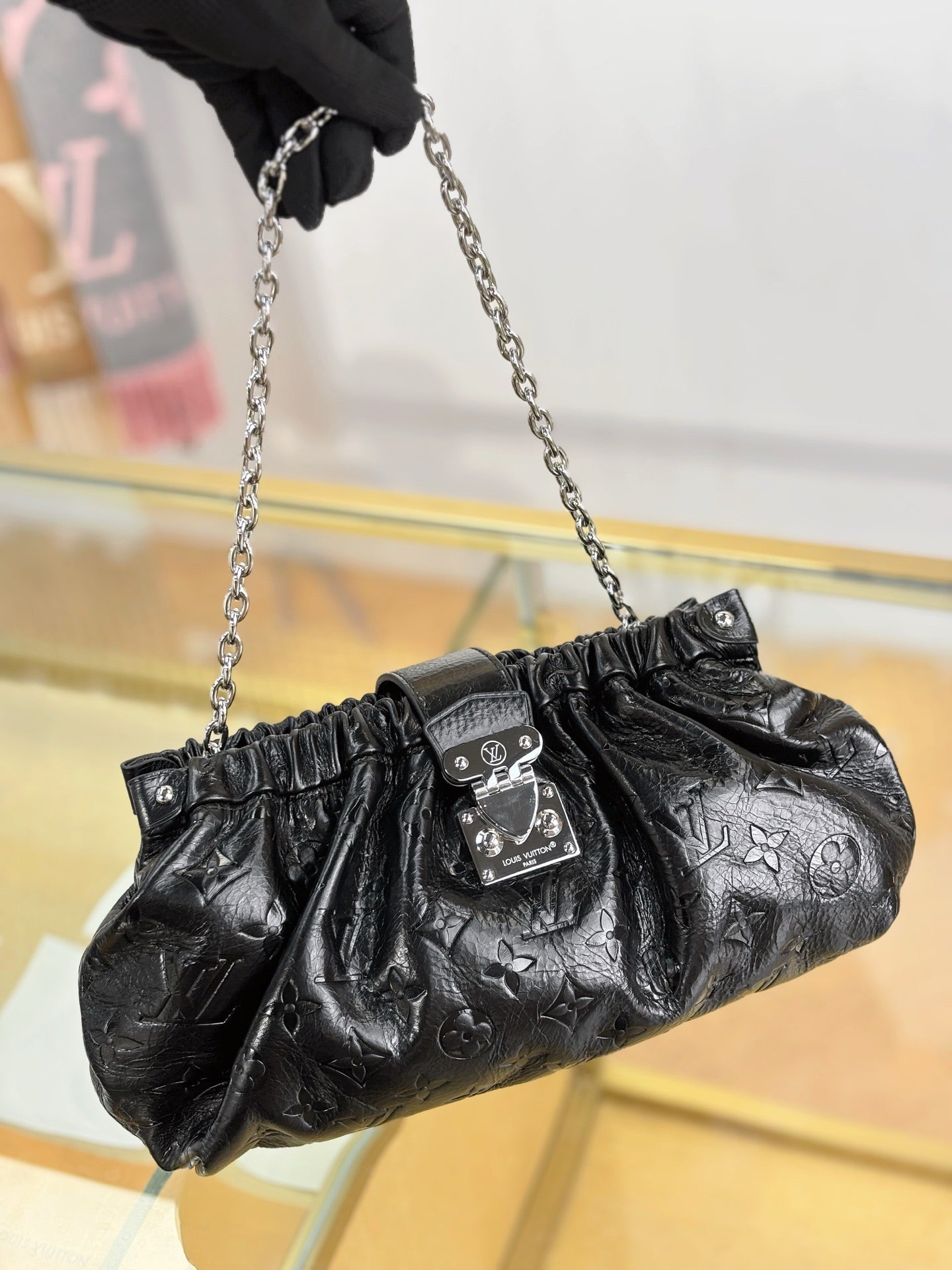 路L家-M27822 POCHETTE SLING 小手袋-黑色