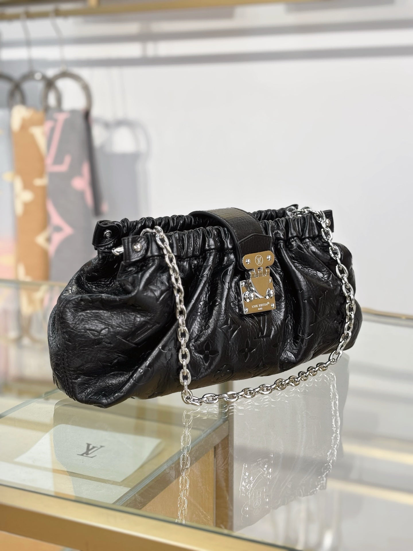 路L家-M27822 POCHETTE SLING 小手袋-黑色