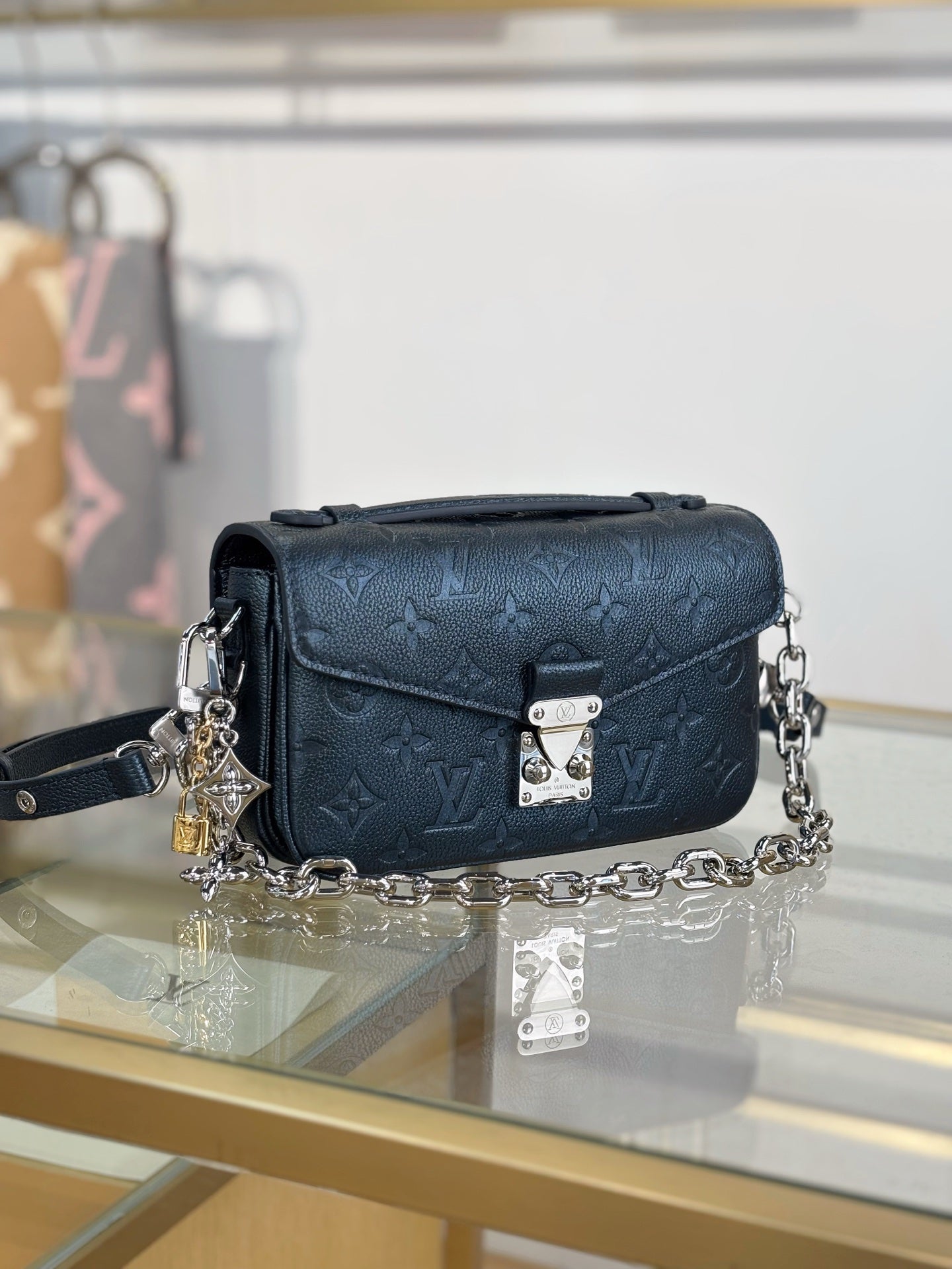 路L家-M26456 POCHETTE MÉTIS EAST WEST 手袋-珠光藍