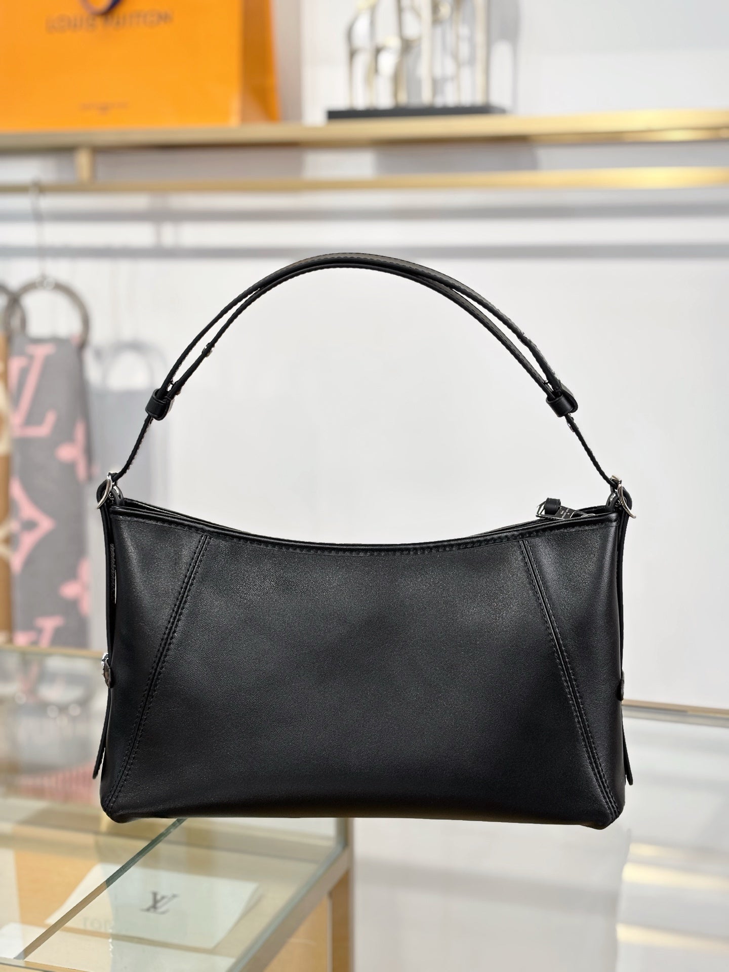路L家-M28160CARRYALL EAST WEST 手袋 黑色