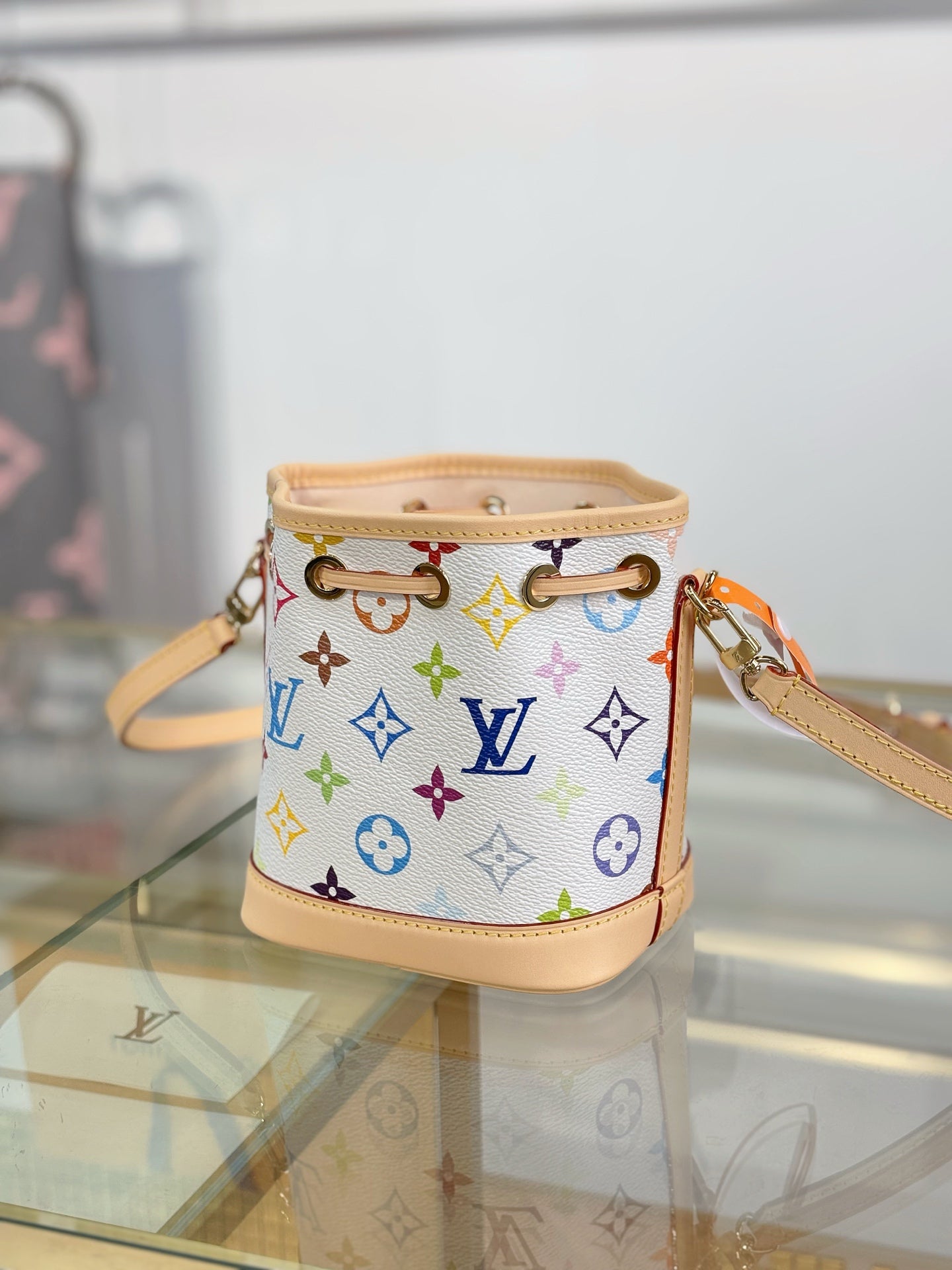 路L家-M27493 TM NANO NOÉ 手袋 白彩