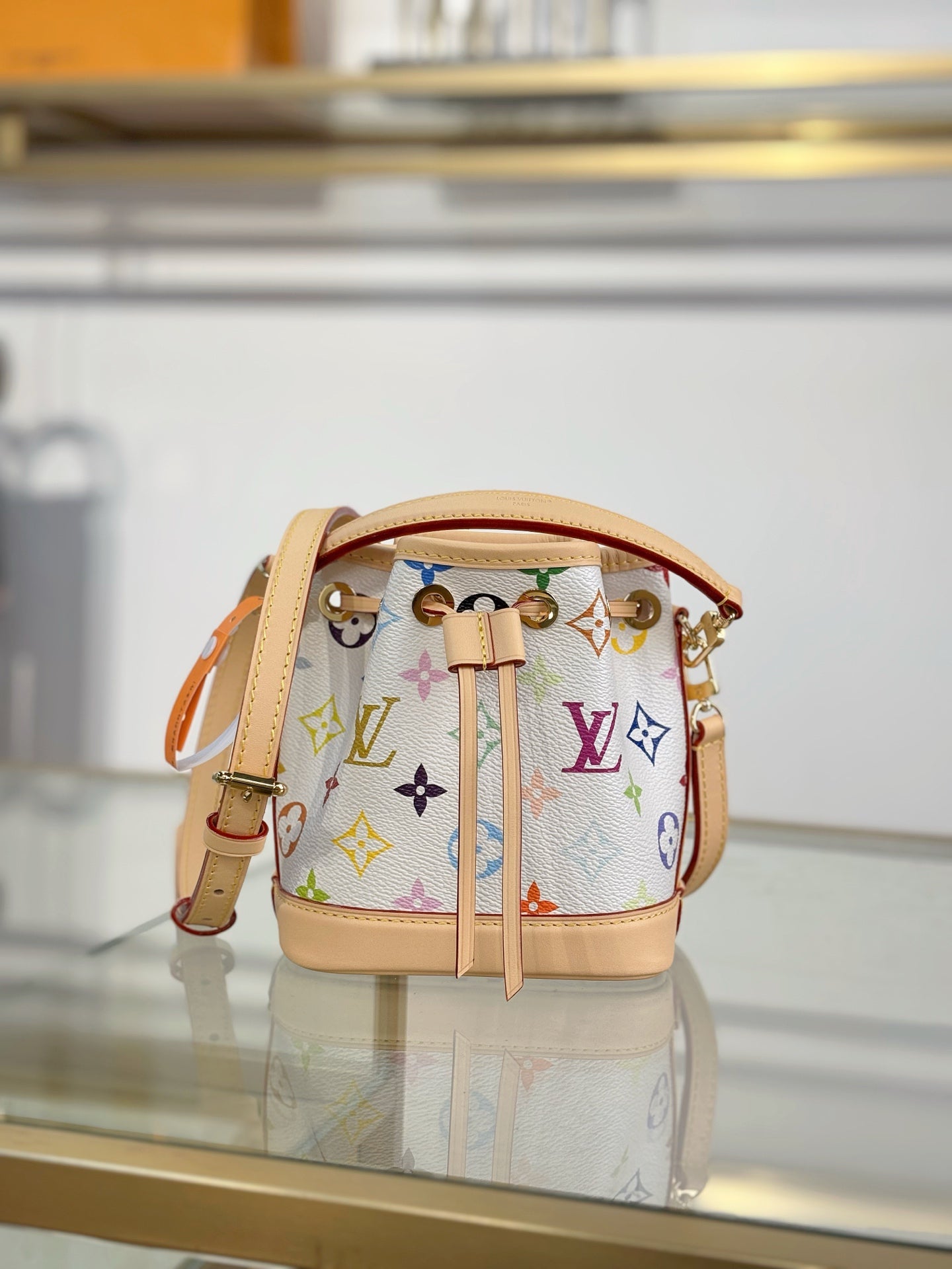 路L家-M27493 TM NANO NOÉ 手袋 白彩