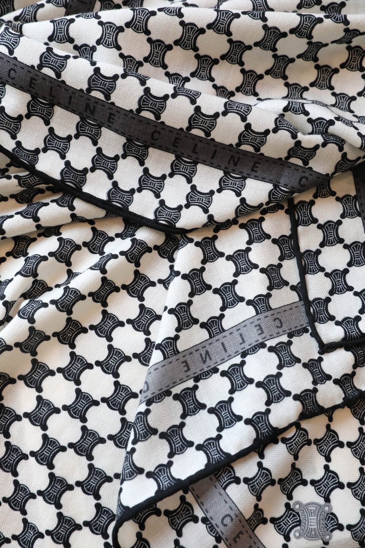 賽C家-頂級絲絨圍巾 65*185