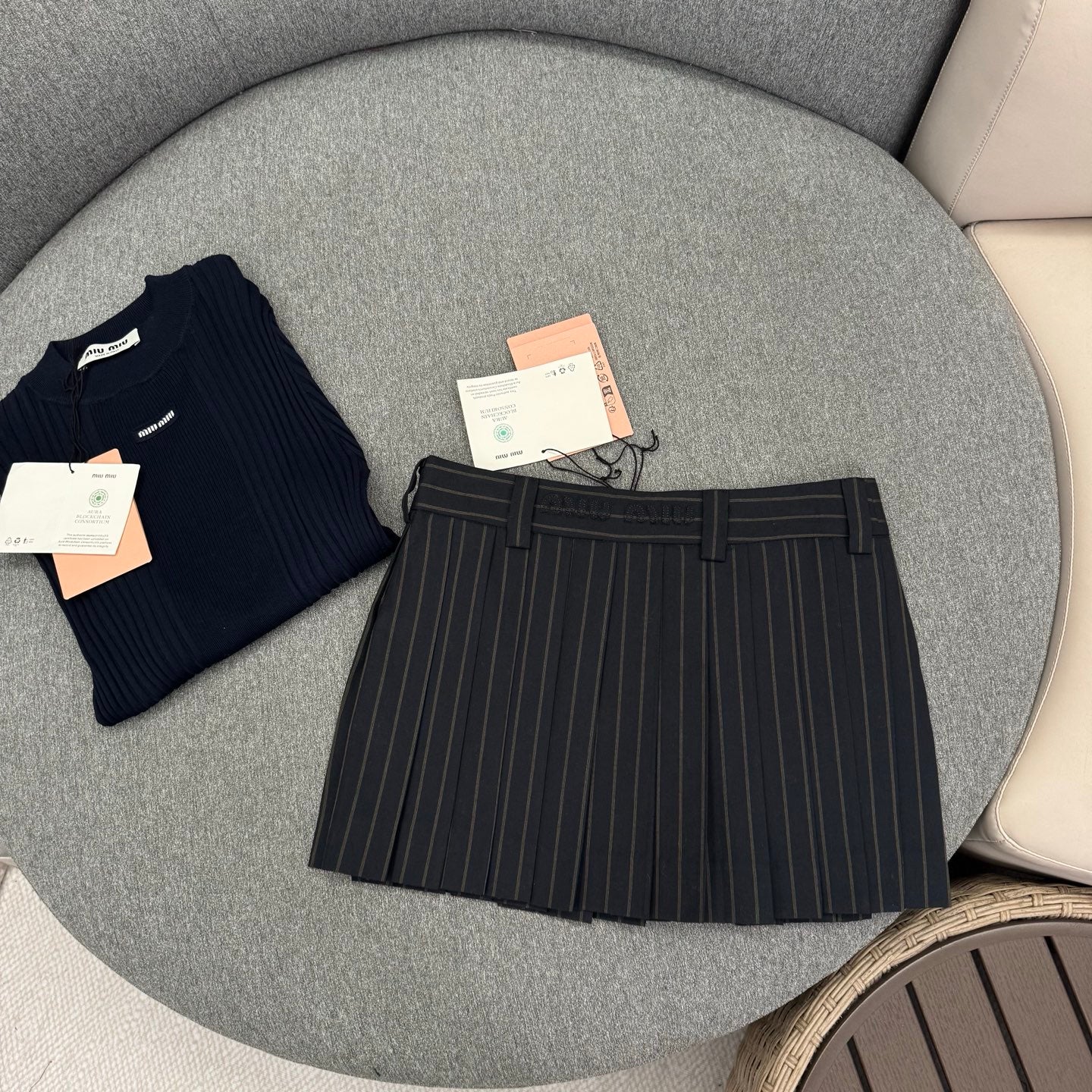 穆M家- 26春夏新品細條紋百褶半裙