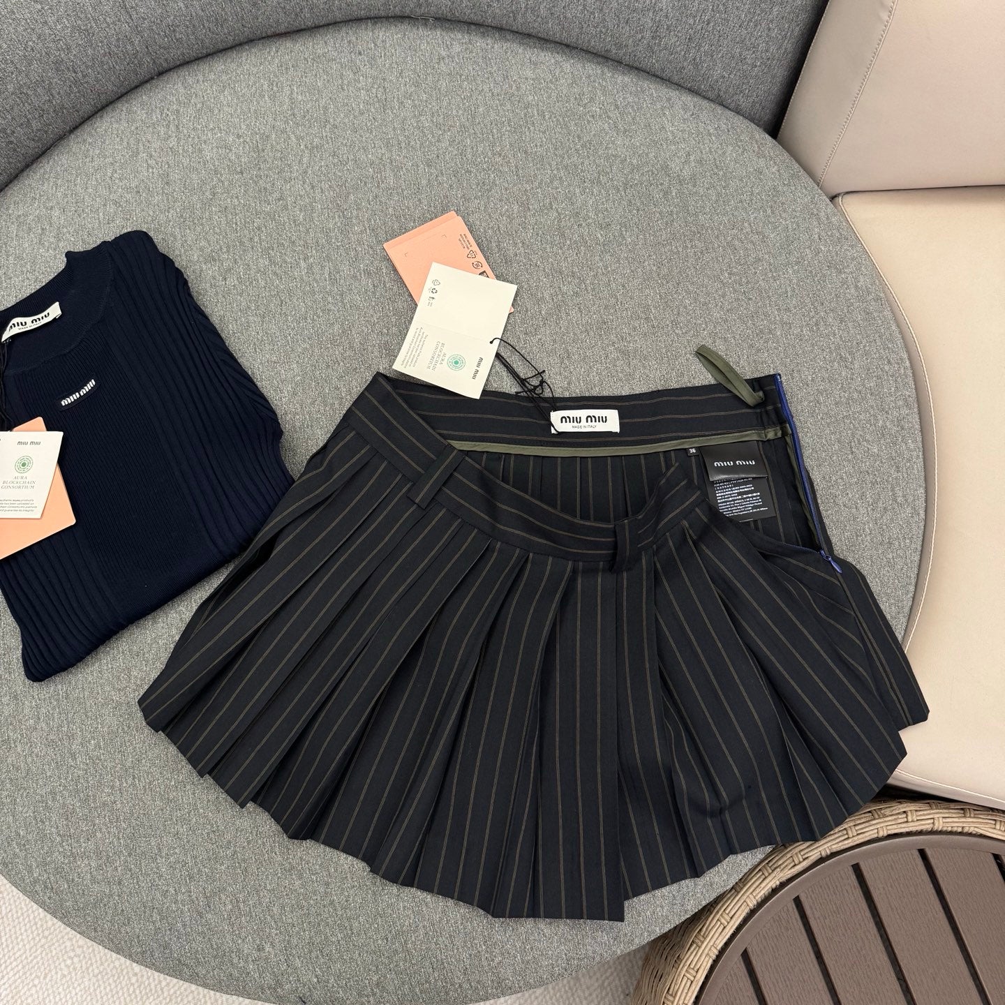 穆M家- 26春夏新品細條紋百褶半裙