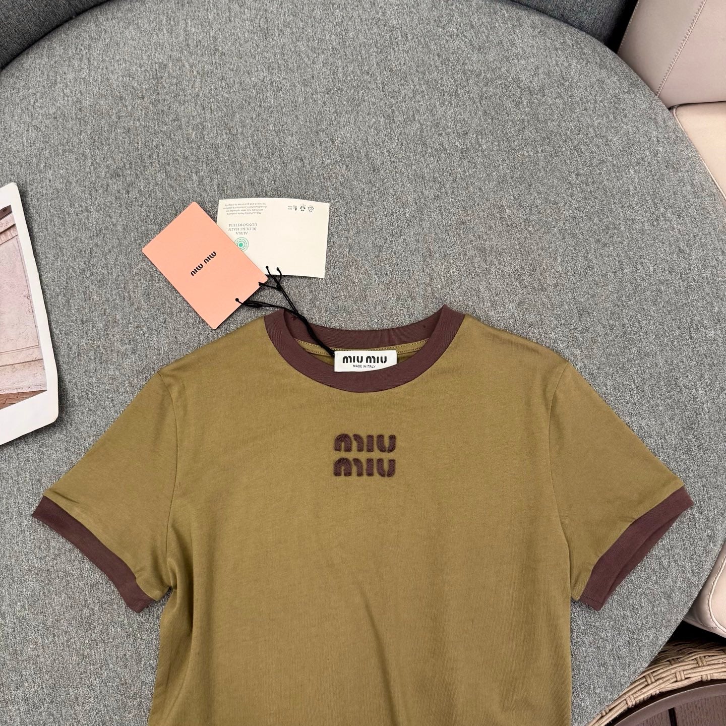 穆M家-26春夏系列撞色logo貼飾T 綠色