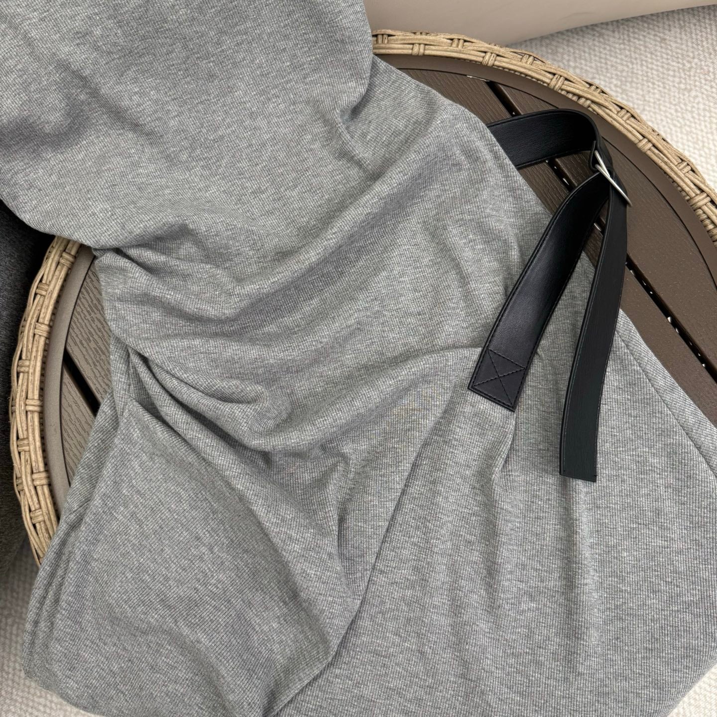 羅L家-26春夏飾皮帶捏褶收腰背心長裙 灰色