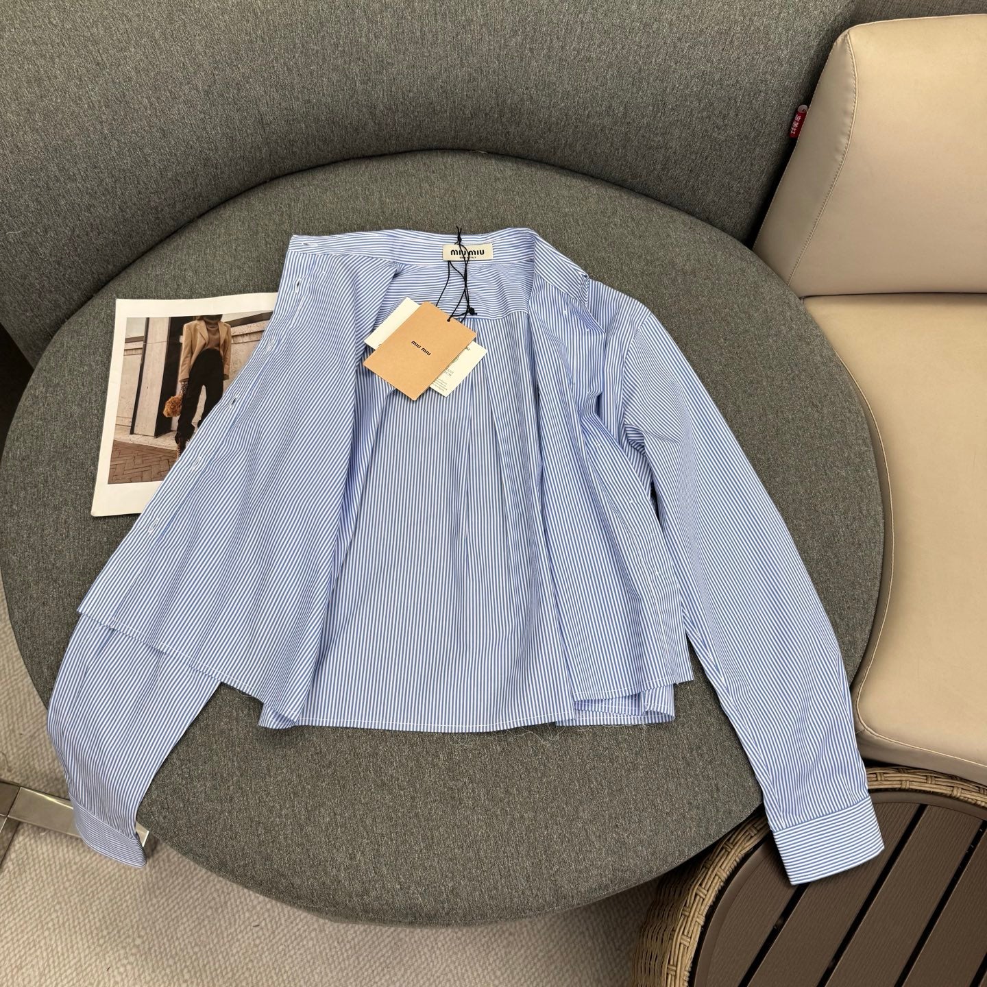 穆M家-26春夏系列藍條紋標誌刺繡男友風寬鬆襯衫