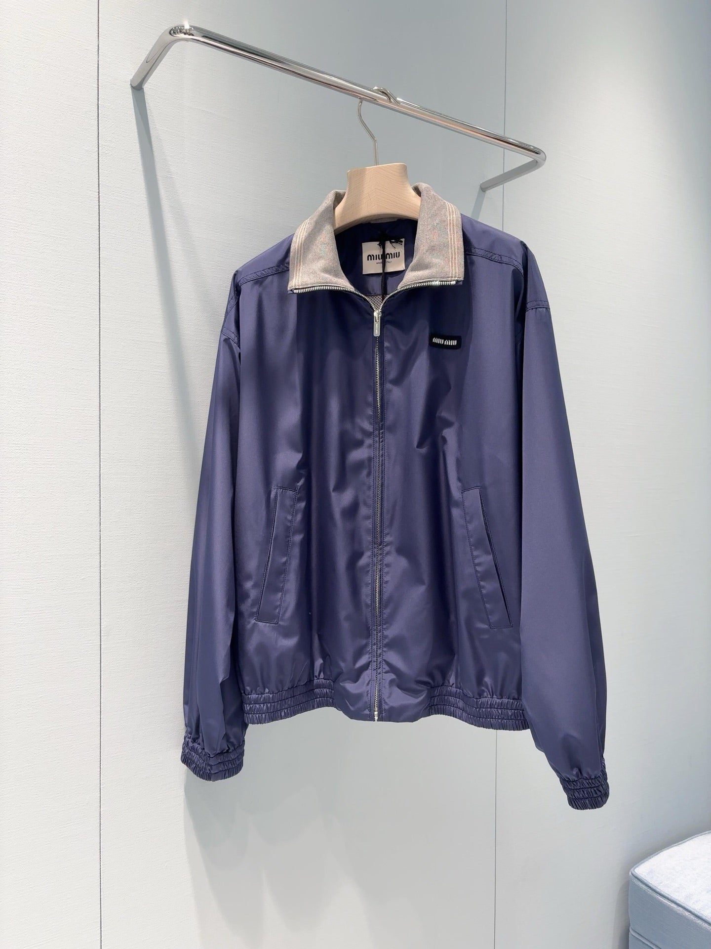 穆M家-26早春新品深藍色輕盈尼龍夾克