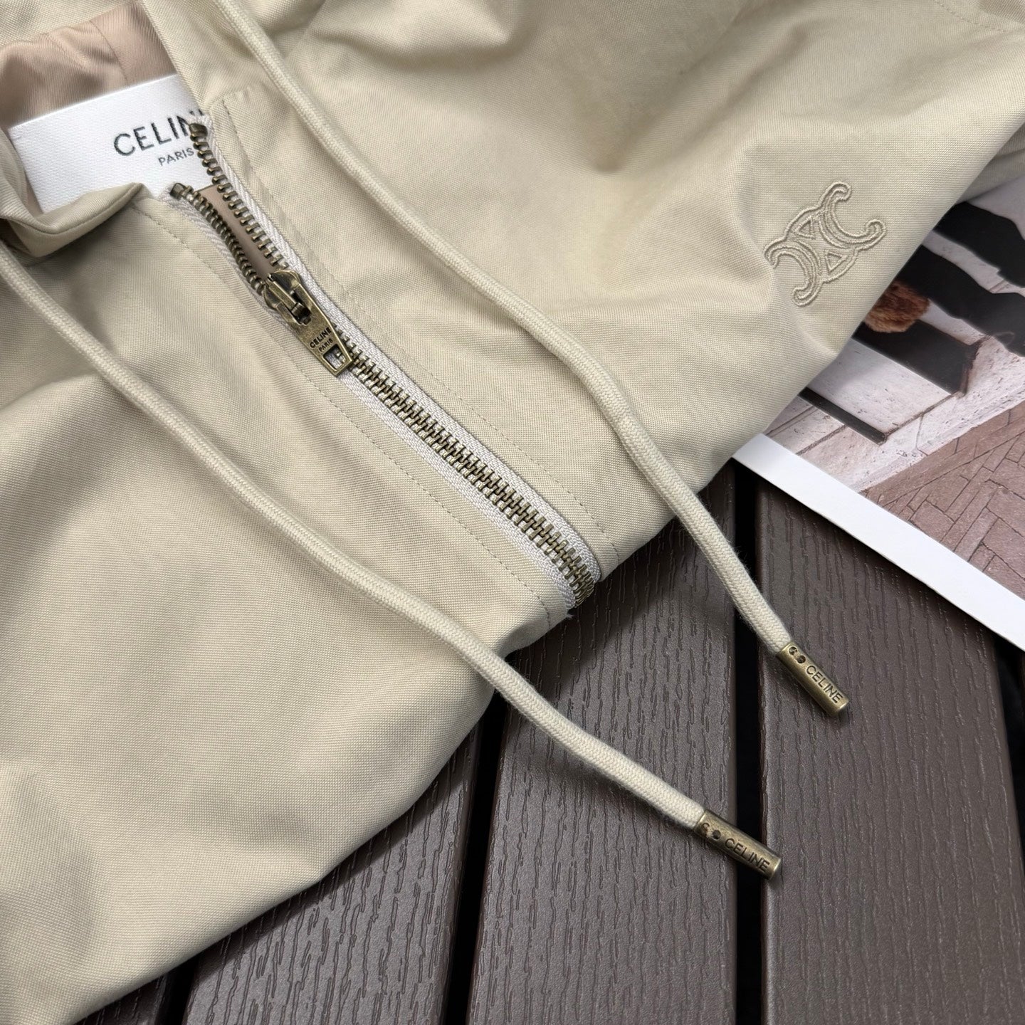 賽C家- 26春夏卡其色拉鍊連帽短外套