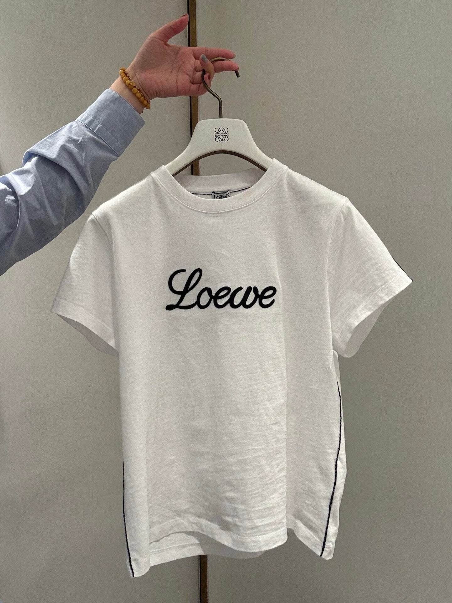羅L家-26春夏手寫體logo標誌刺繡T卹