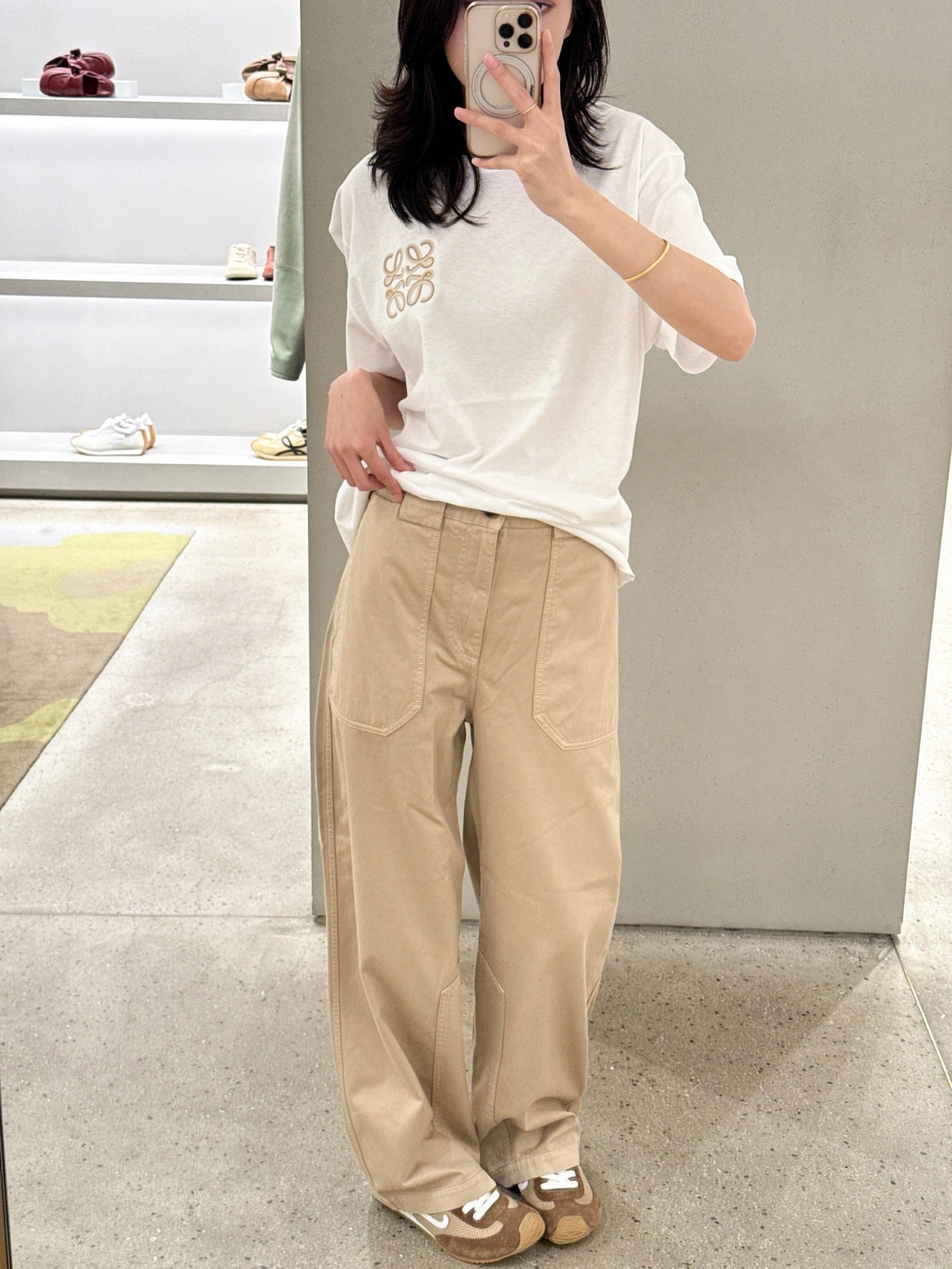羅L家-26夏日漸變肌理刺繡寬鬆短T 白色