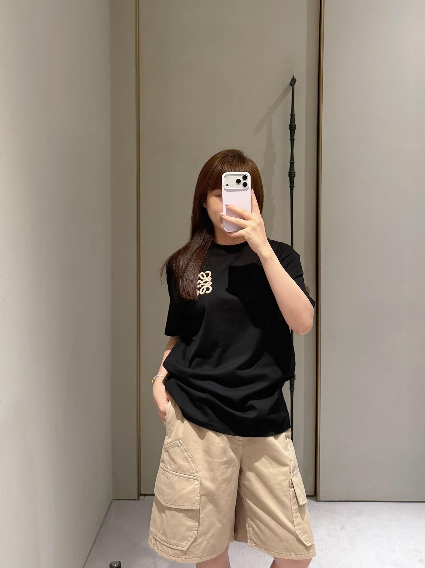 羅L家-26夏日漸變肌理刺繡寬鬆短T 黑色