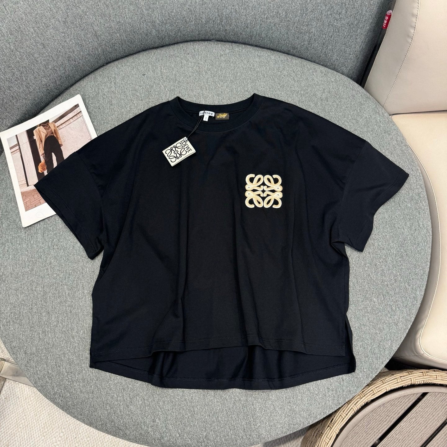 羅L家-26夏日漸變肌理刺繡寬鬆短T 黑色
