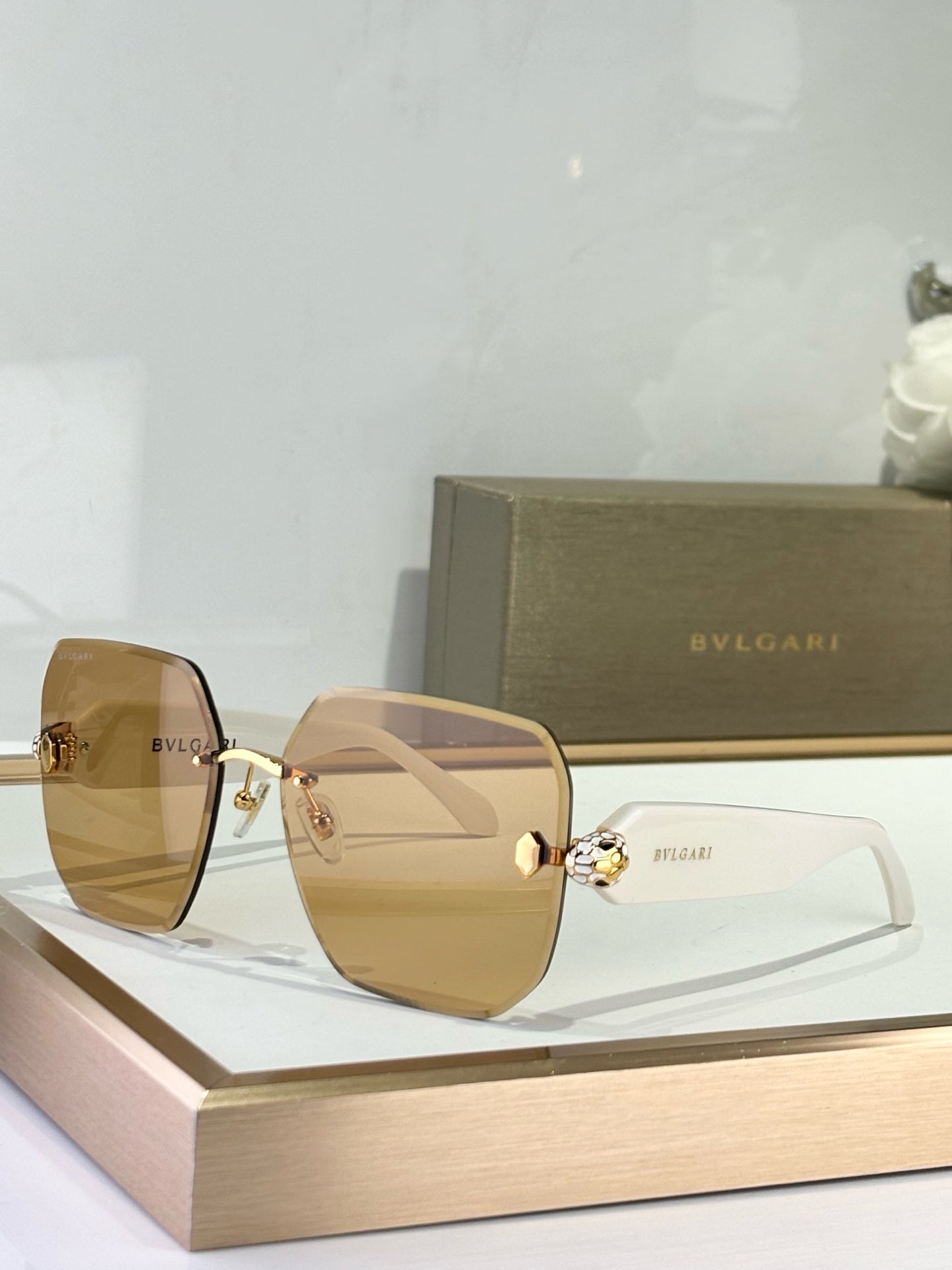 寶B格-墨鏡 BV40009