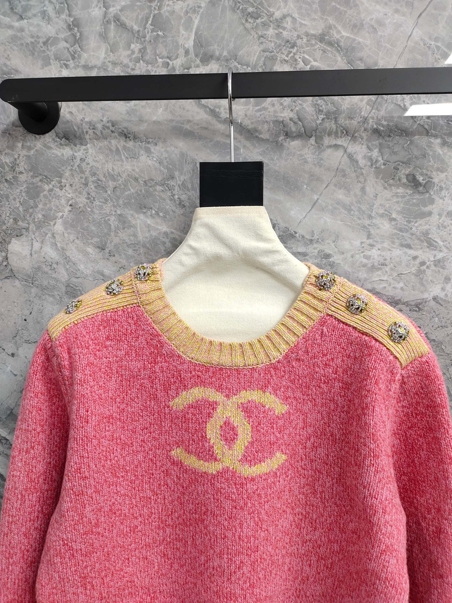 小香家-金標LOGO毛衣