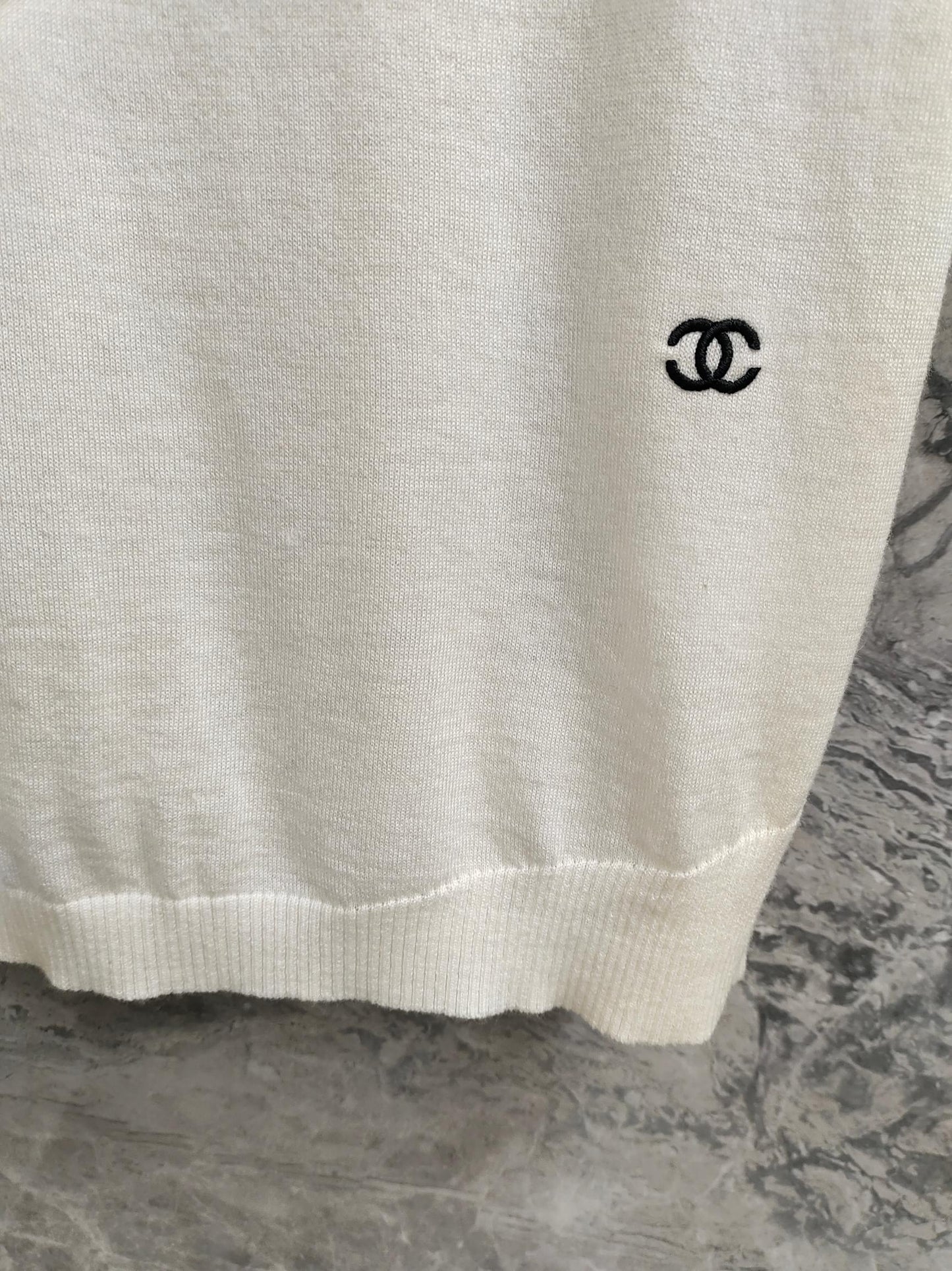小香家-下擺刺繡logo短袖上衣 白色