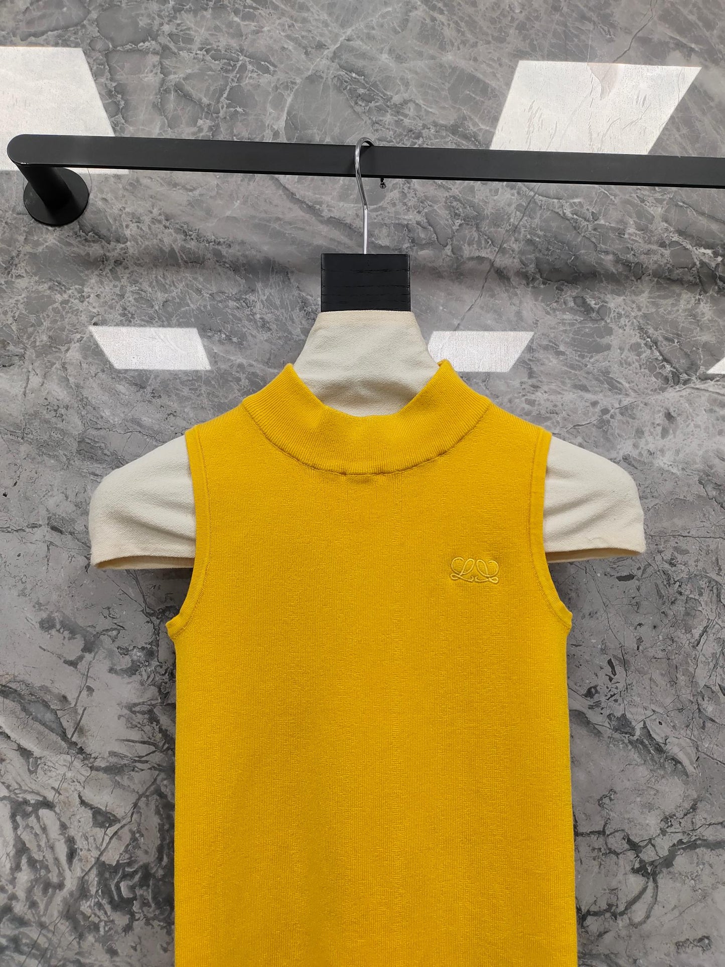 羅L家-𝟐6新品高領背心無袖上衣 黃色