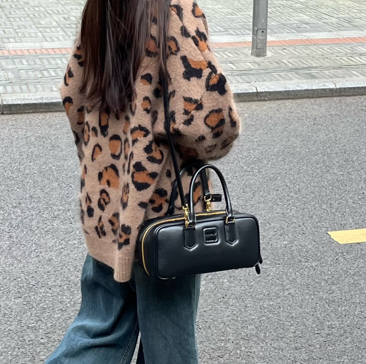 穆M家-5BB148M1220 𝗔𝗥𝗖𝗔𝗗𝗜𝗘 牛皮革 保齡球包 中號 黑色
