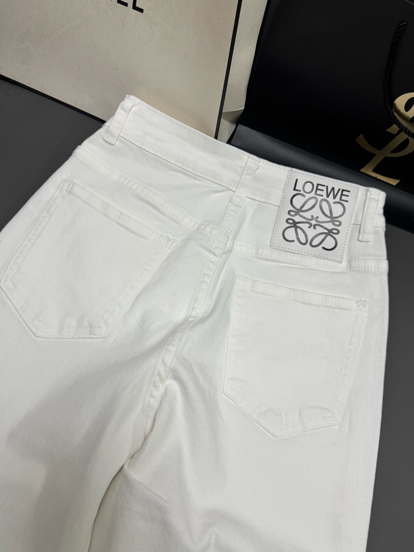 羅L家-春夏新品後腰刺繡字母彈性直筒牛仔褲