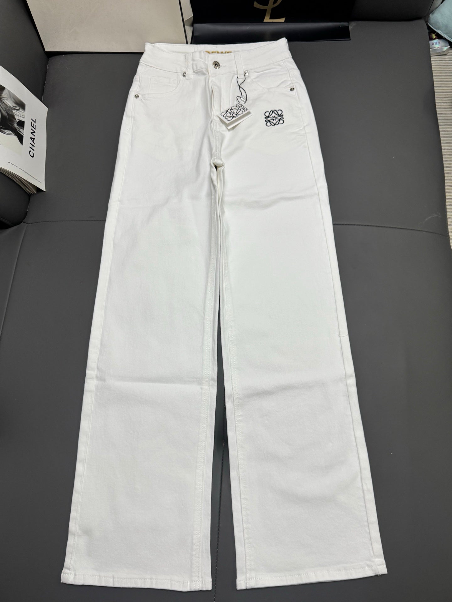 羅L家-春夏新品後腰刺繡字母彈性直筒牛仔褲