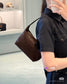 穆M家-5NE841 羊皮飯盒包 咖色