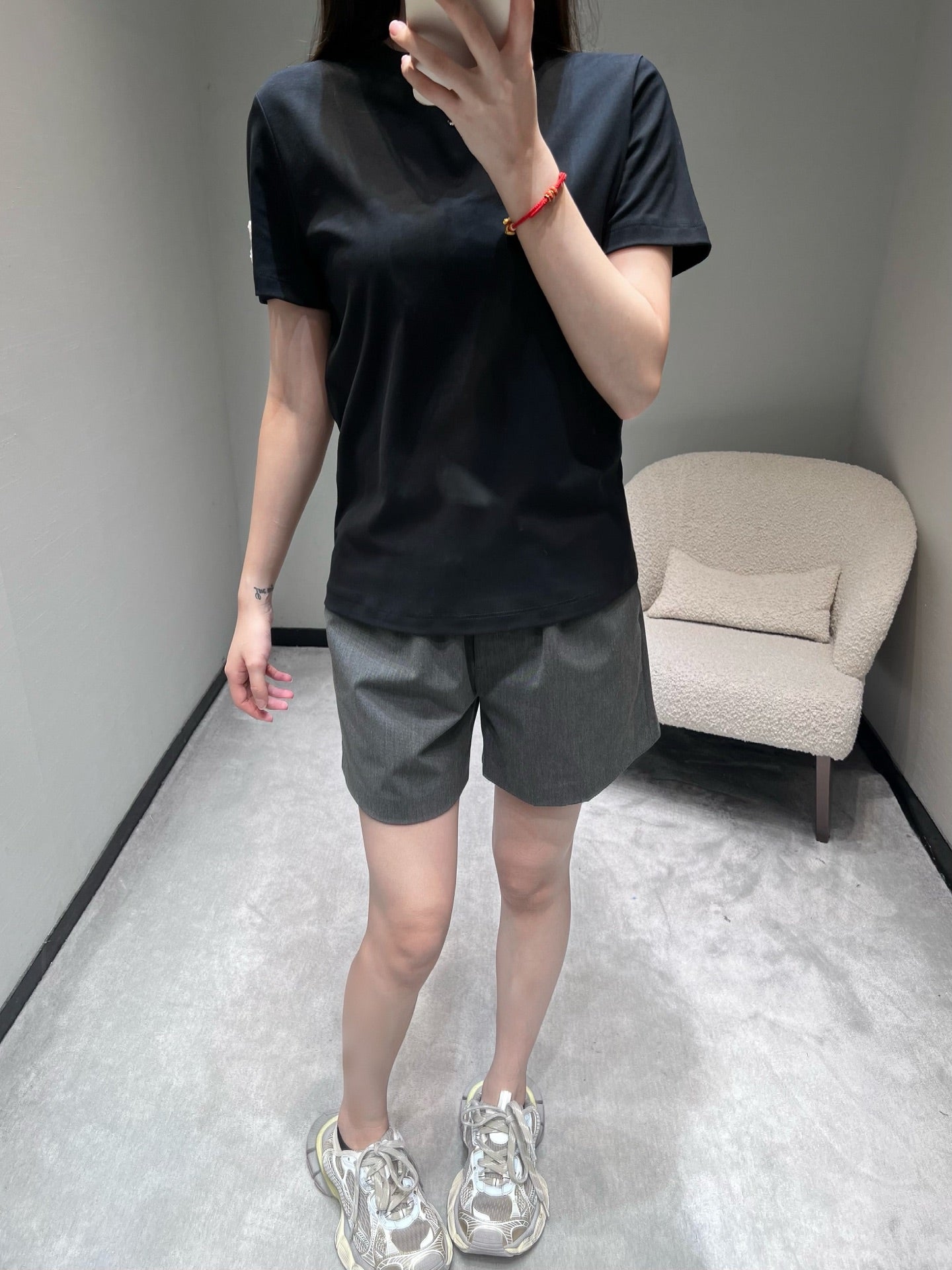 小香家-26早春新品字母短袖T 黑色