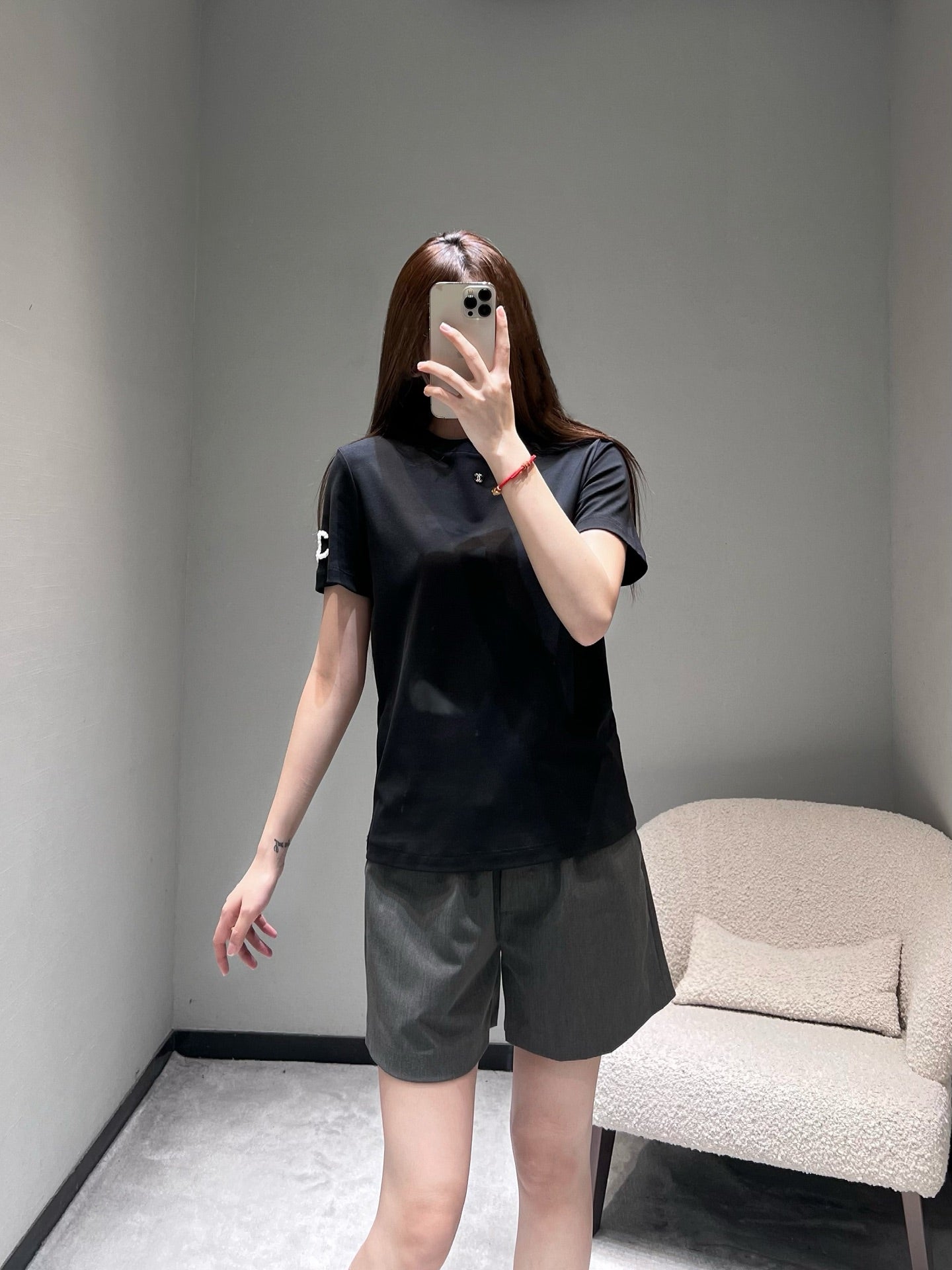 小香家-26早春新品字母短袖T 黑色