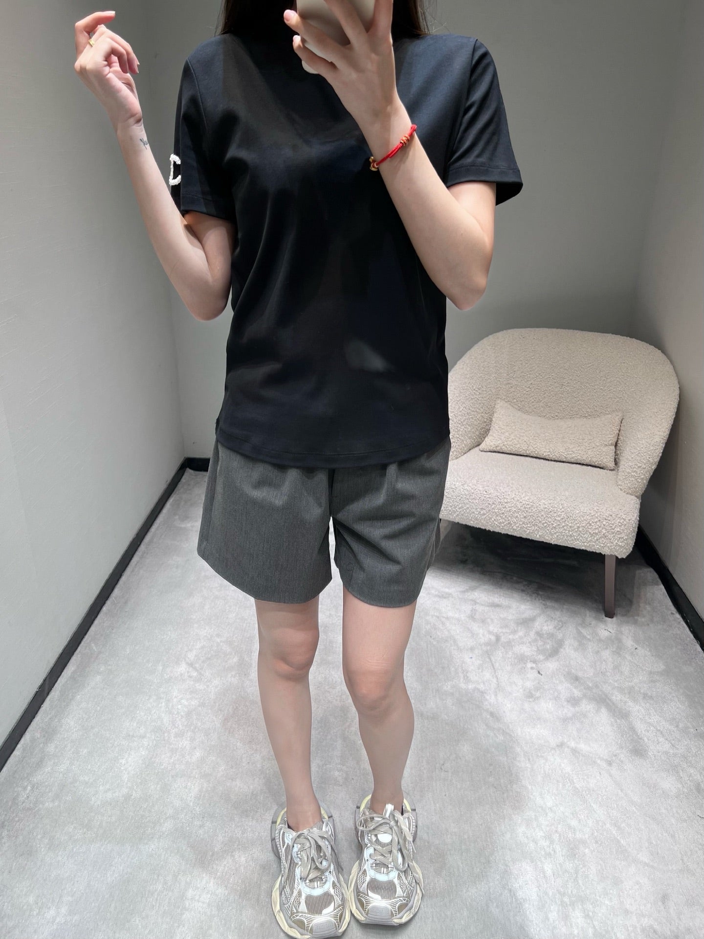 小香家-26早春新品字母短袖T 黑色