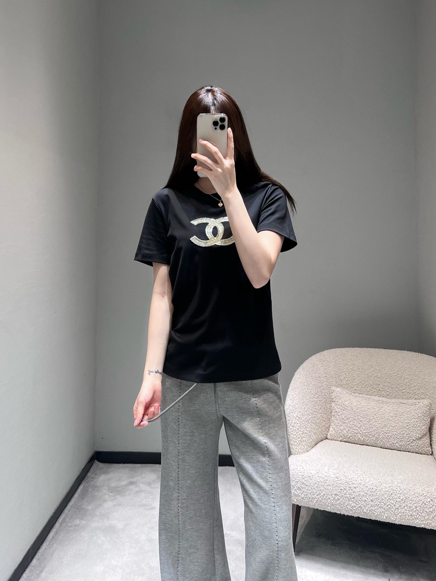 小香家-26雙C燙鑽T 黑色