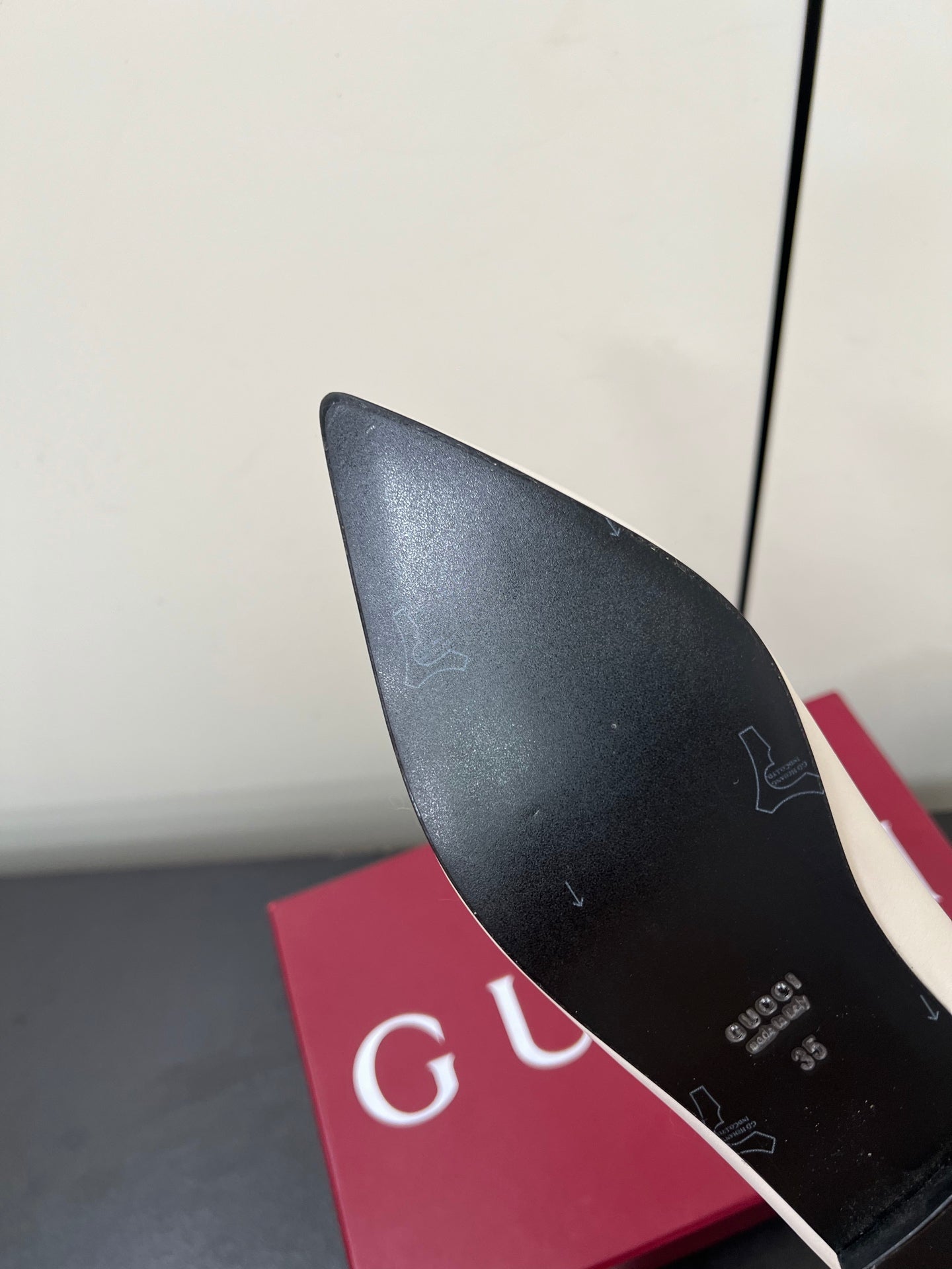 古G家-26馬階扣尖頭平跟單鞋 白色