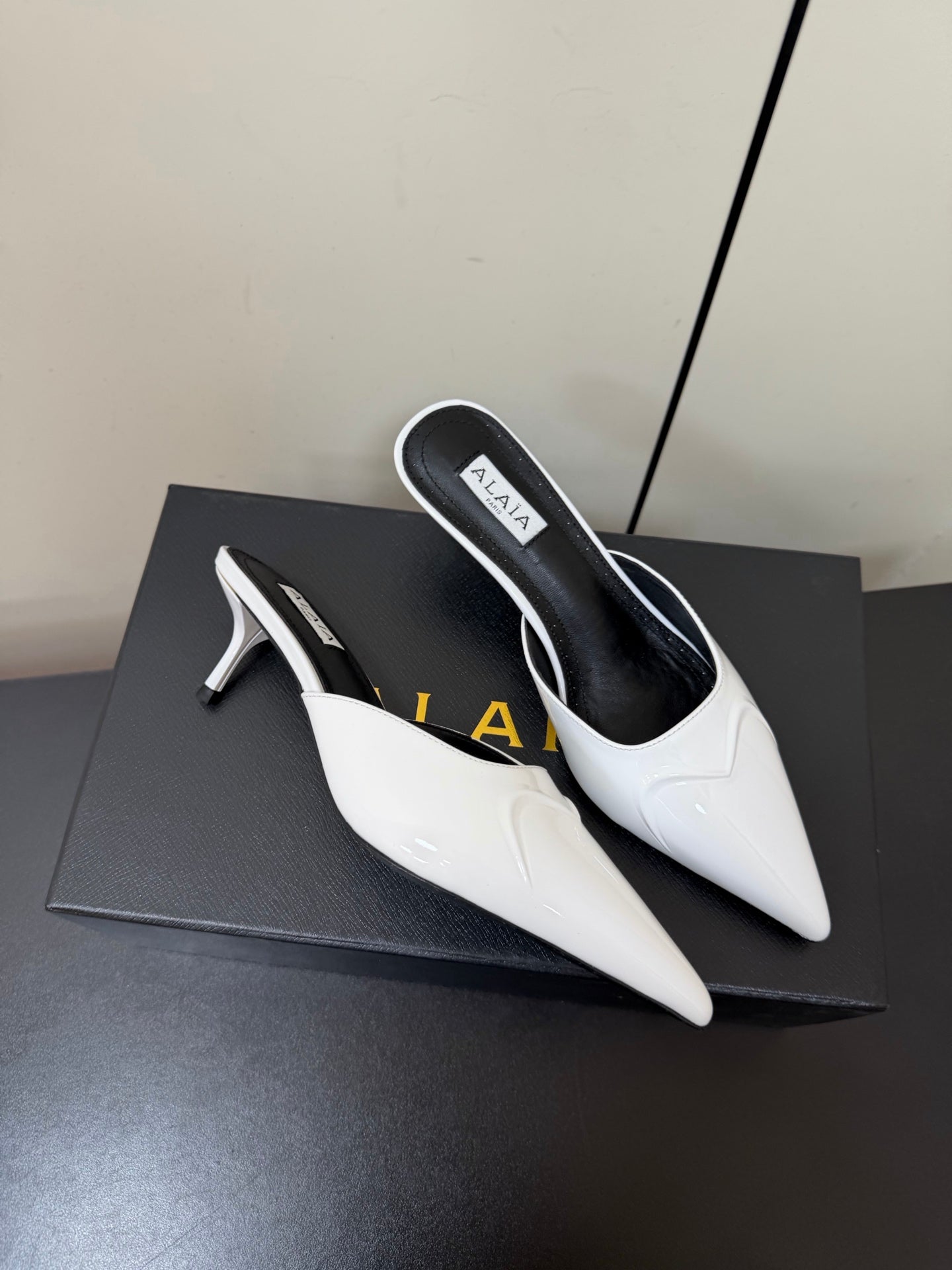 Ala-260707漆皮尖頭穆勒小高跟 白色
