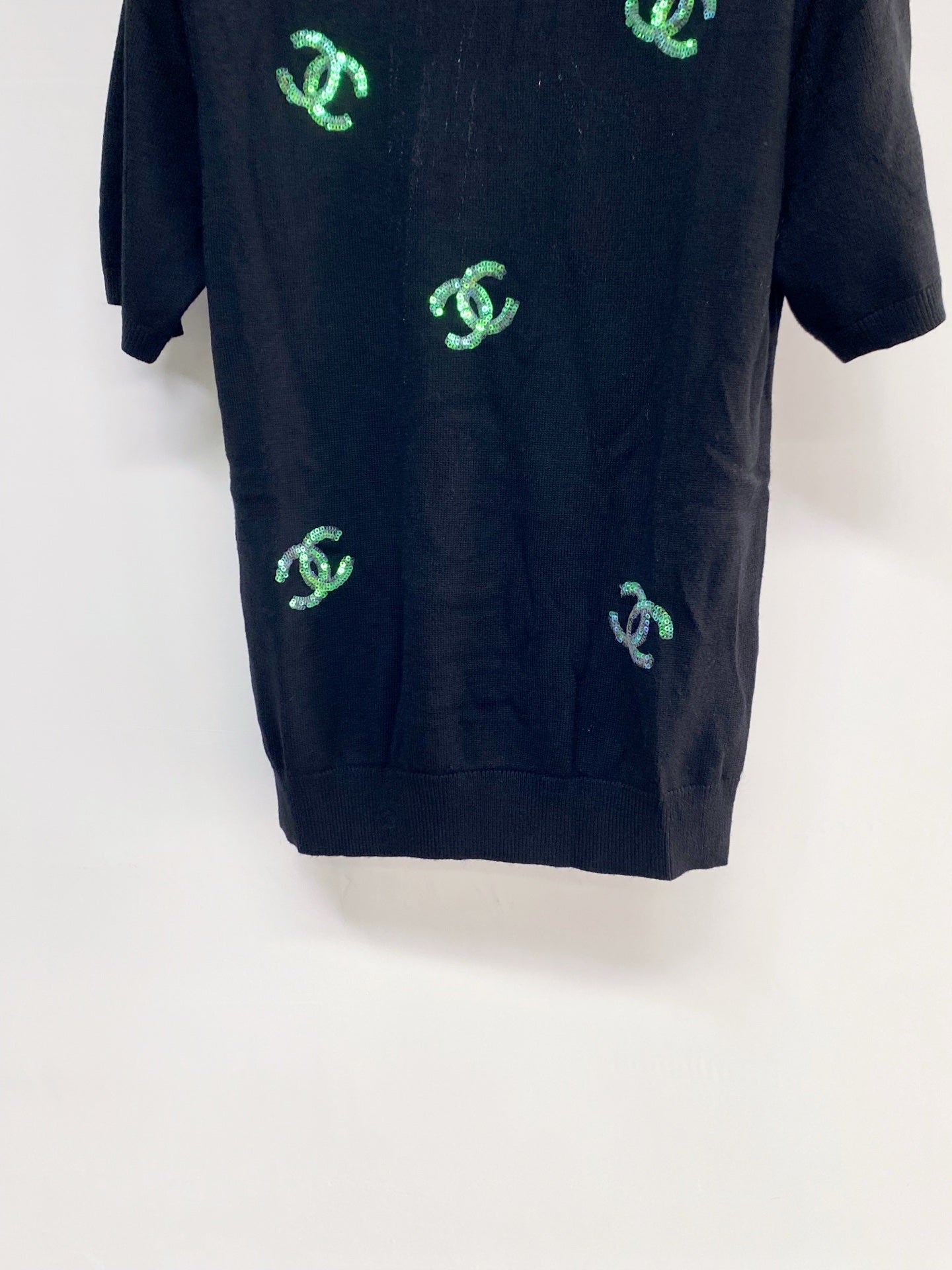 小香家-滿版LOGO短袖上衣 黑色