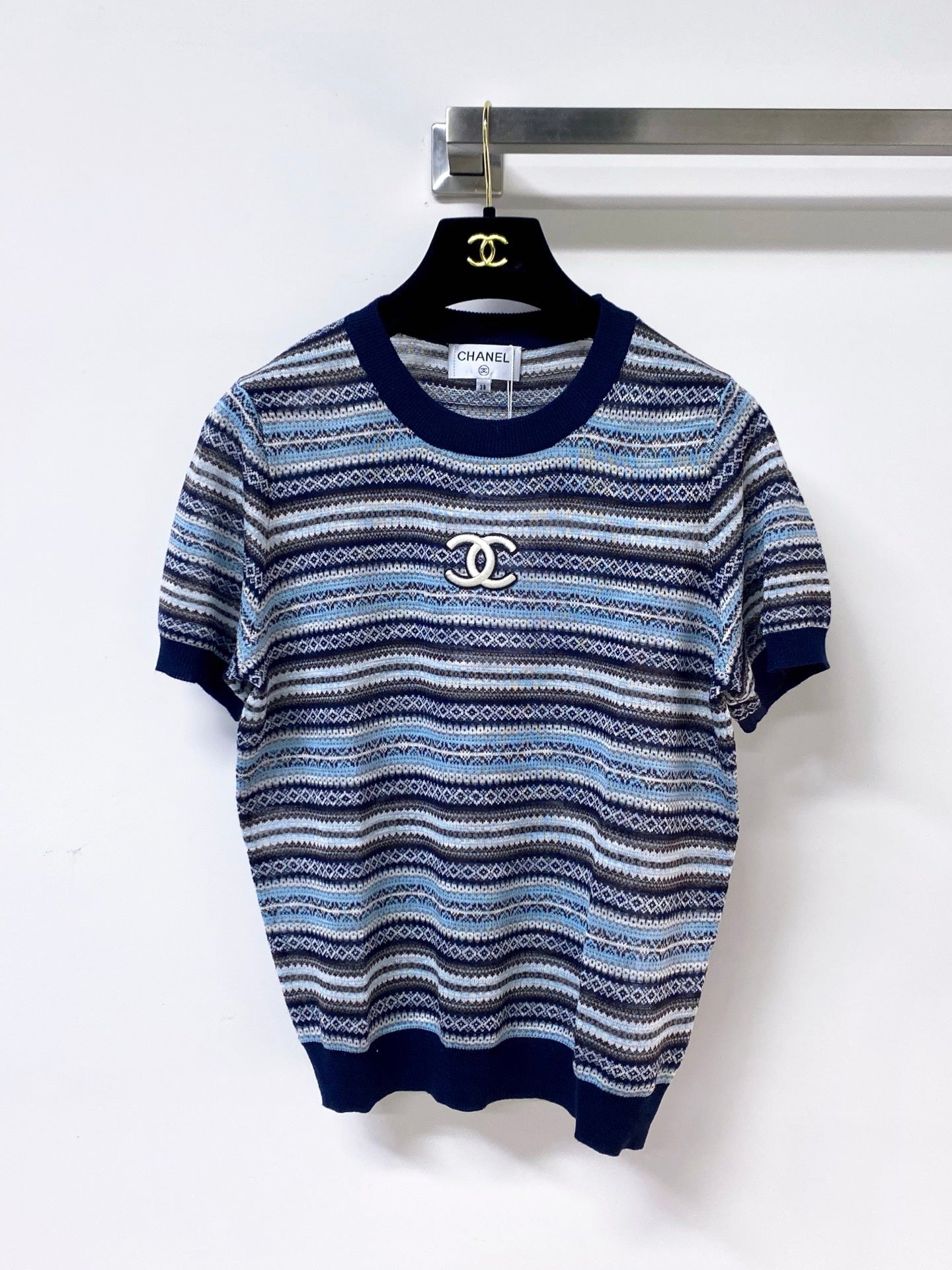 小香家-圖騰刺繡短袖上衣