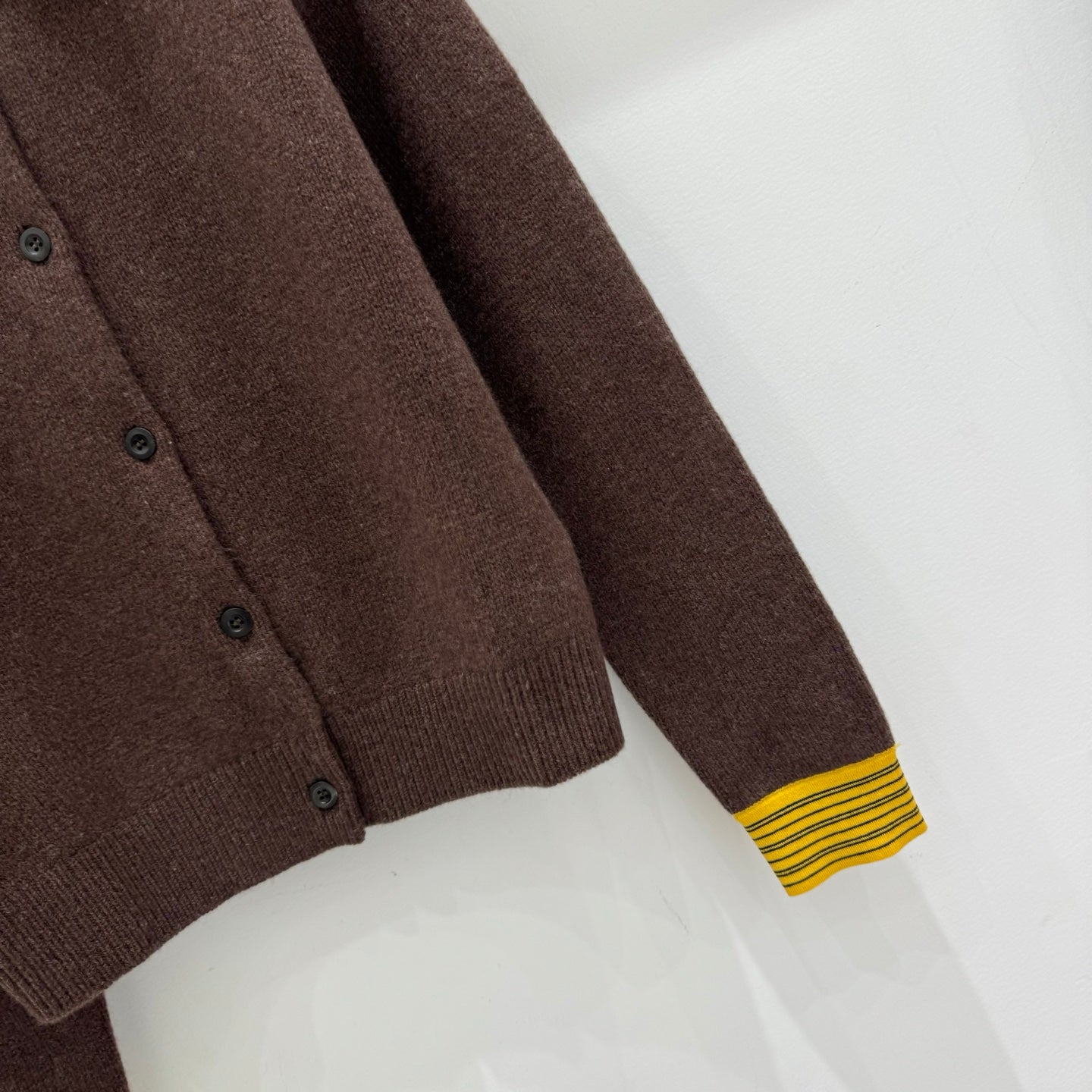 穆M家-假兩件條紋翻領羊絨開襟衫