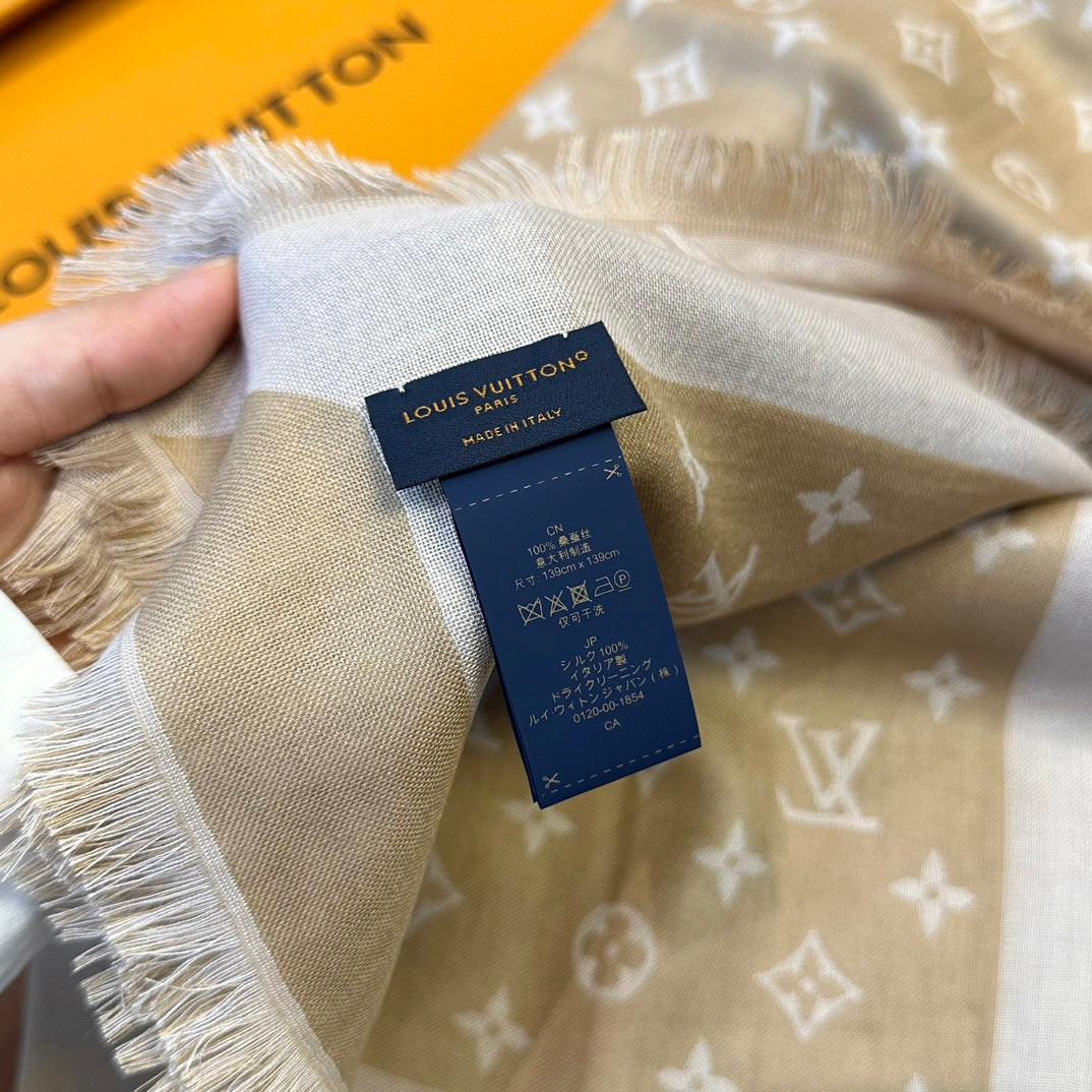 路L家-Monogram圖案披肩 40*140cm 60%絲40%羊毛