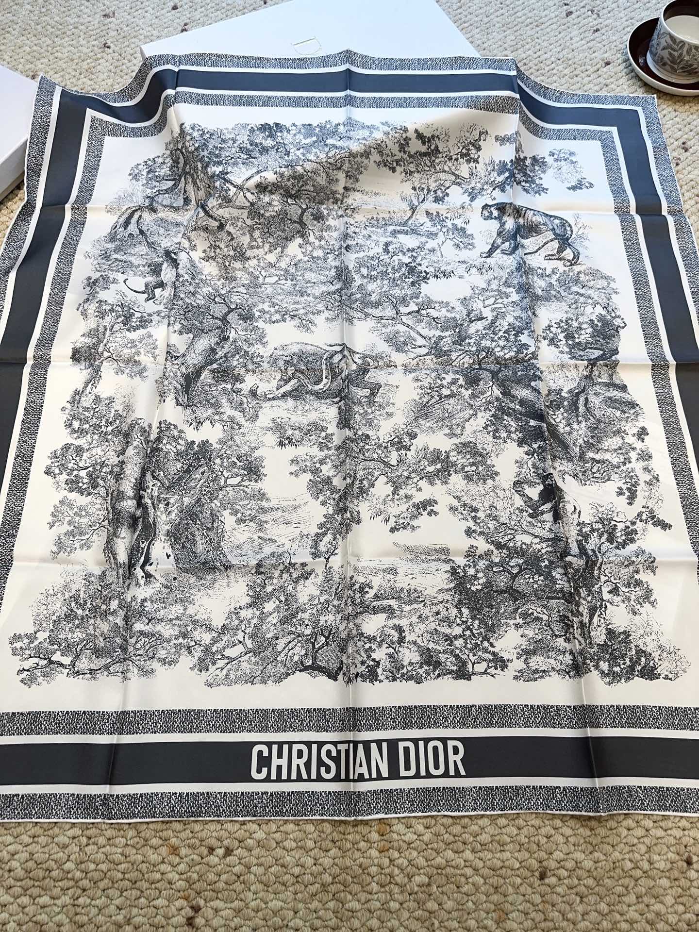 迪D家-真絲方巾 90x90cm 100%斜紋真絲