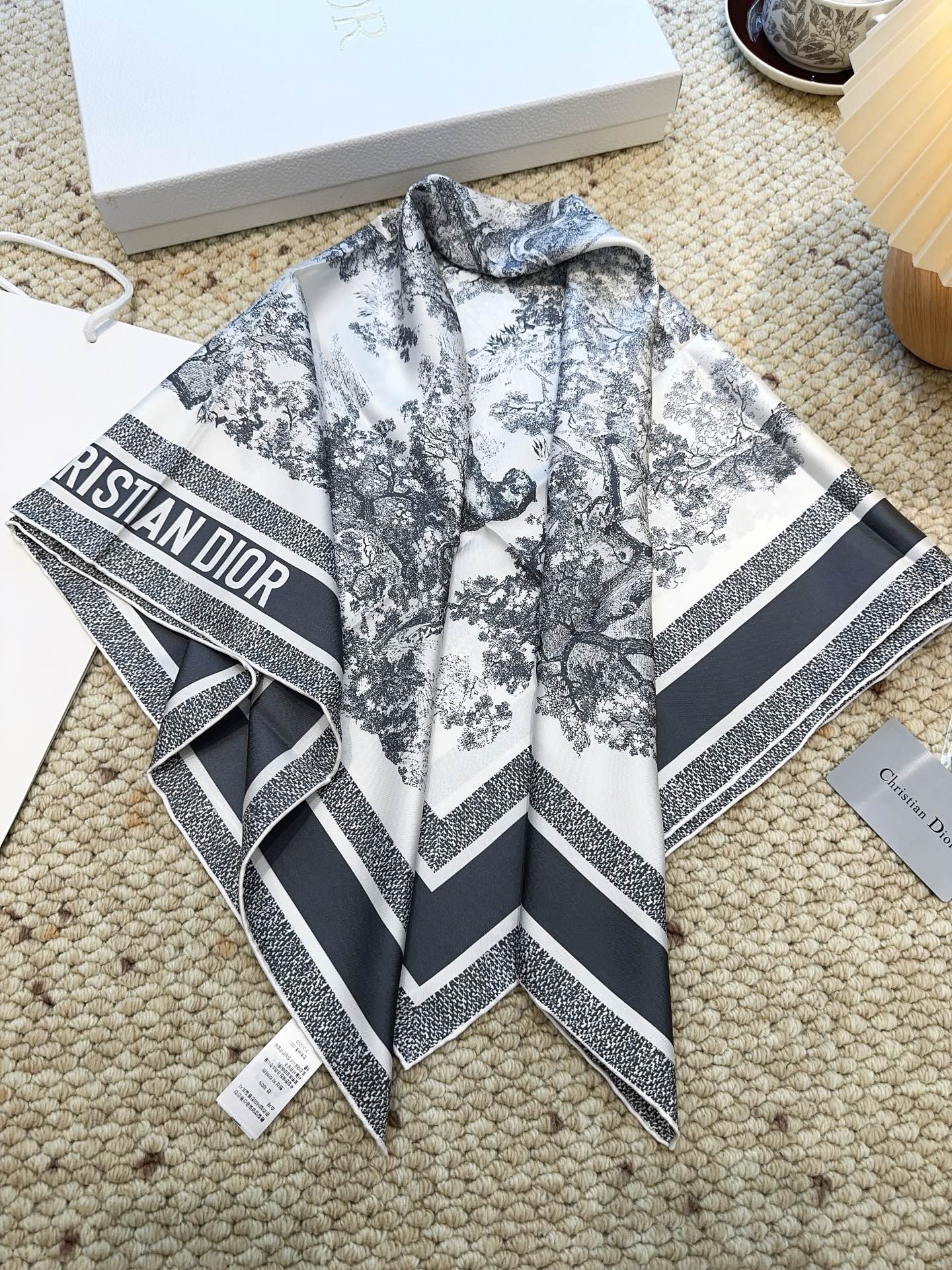 迪D家-真絲方巾 90x90cm 100%斜紋真絲