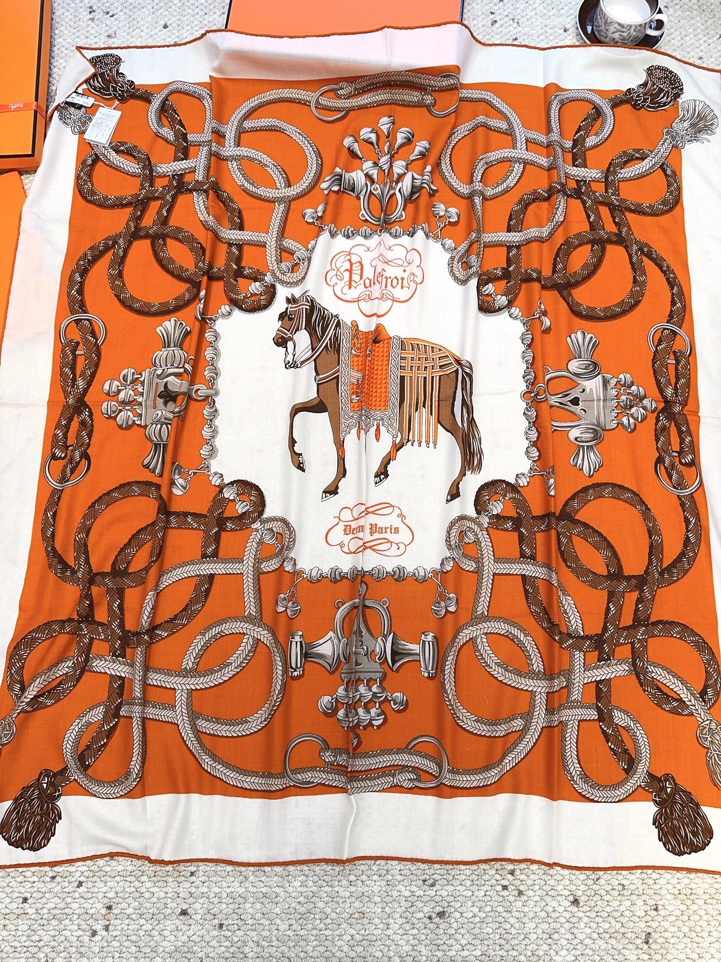 小愛款-手工捲邊絲羊絨巾 140x 140厘米