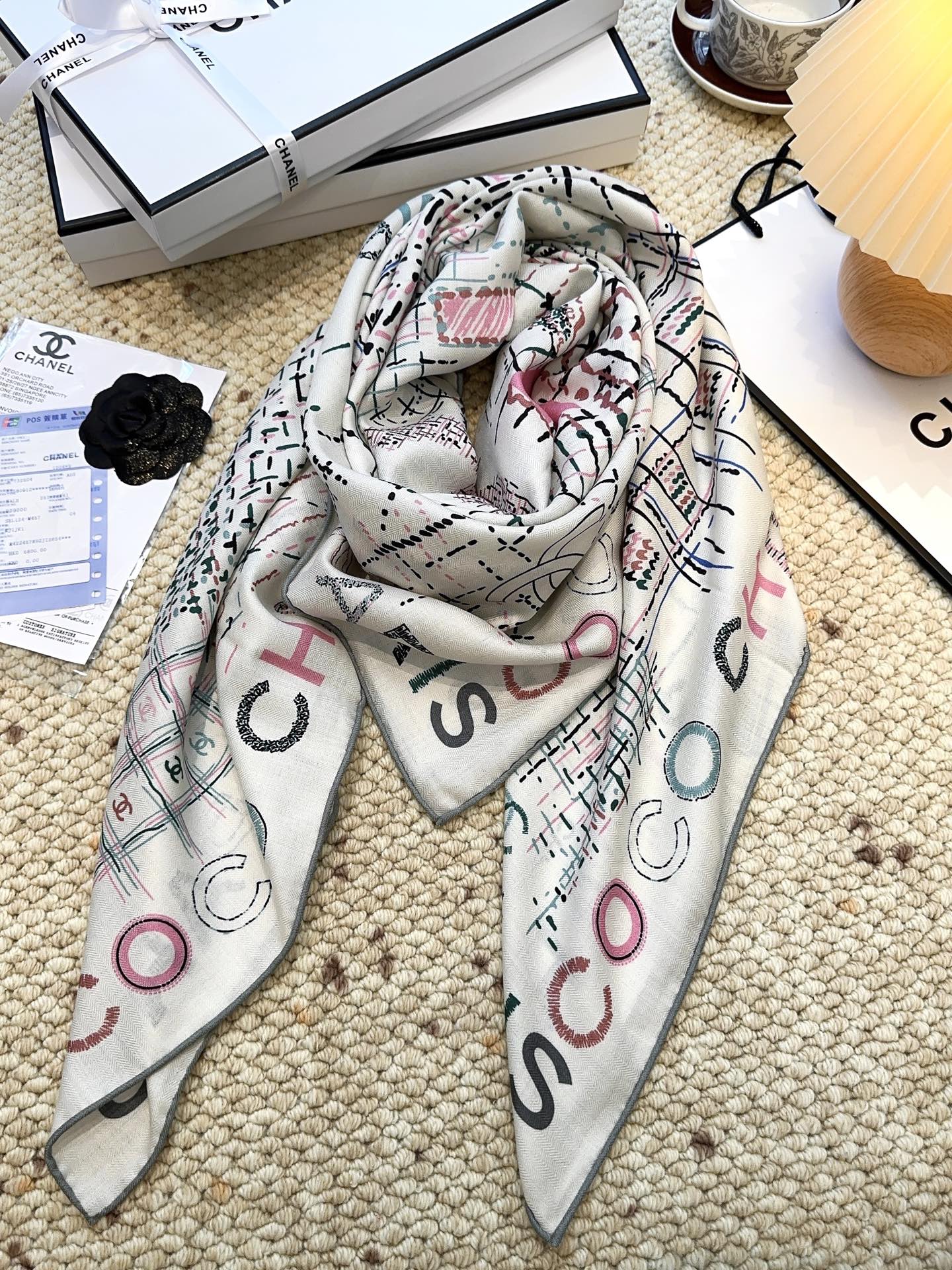 小香家-絲絨大方巾 140*140cm 經典黑白色