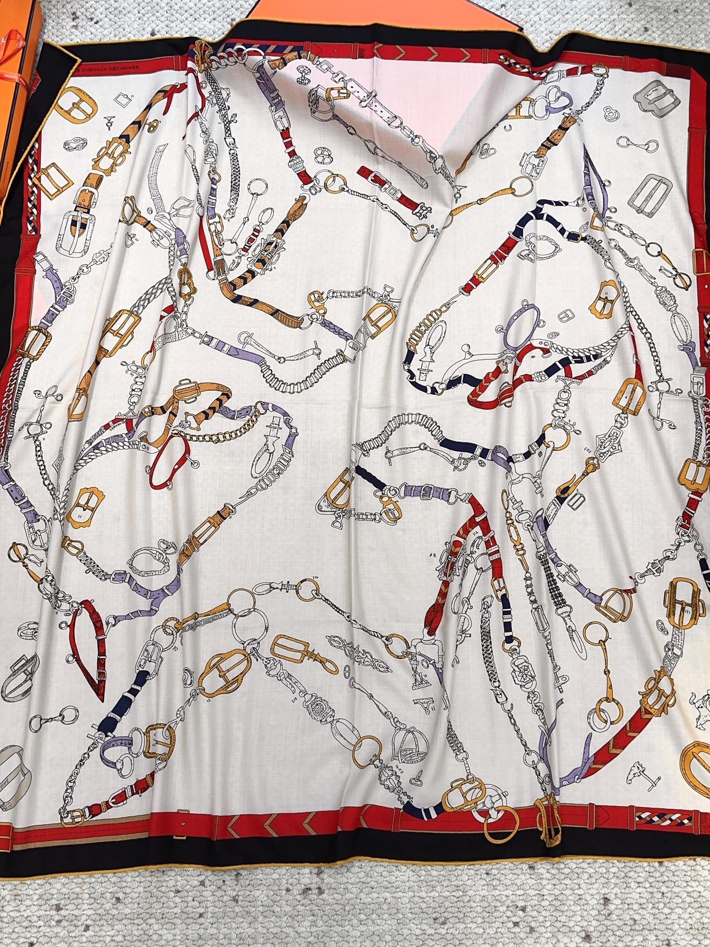 小愛款-雙面同色羊絨方巾 140cm*140cm 70%羊絨+30％真絲