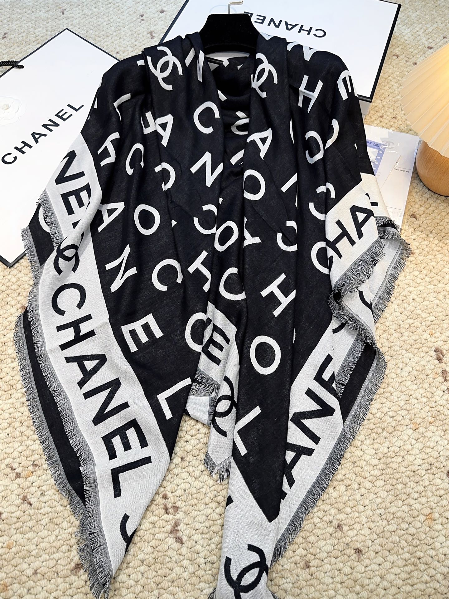 小香家-正反雙面雙色 140x140cm 58%桑蠶絲24%山羊絨18%綿羊毛