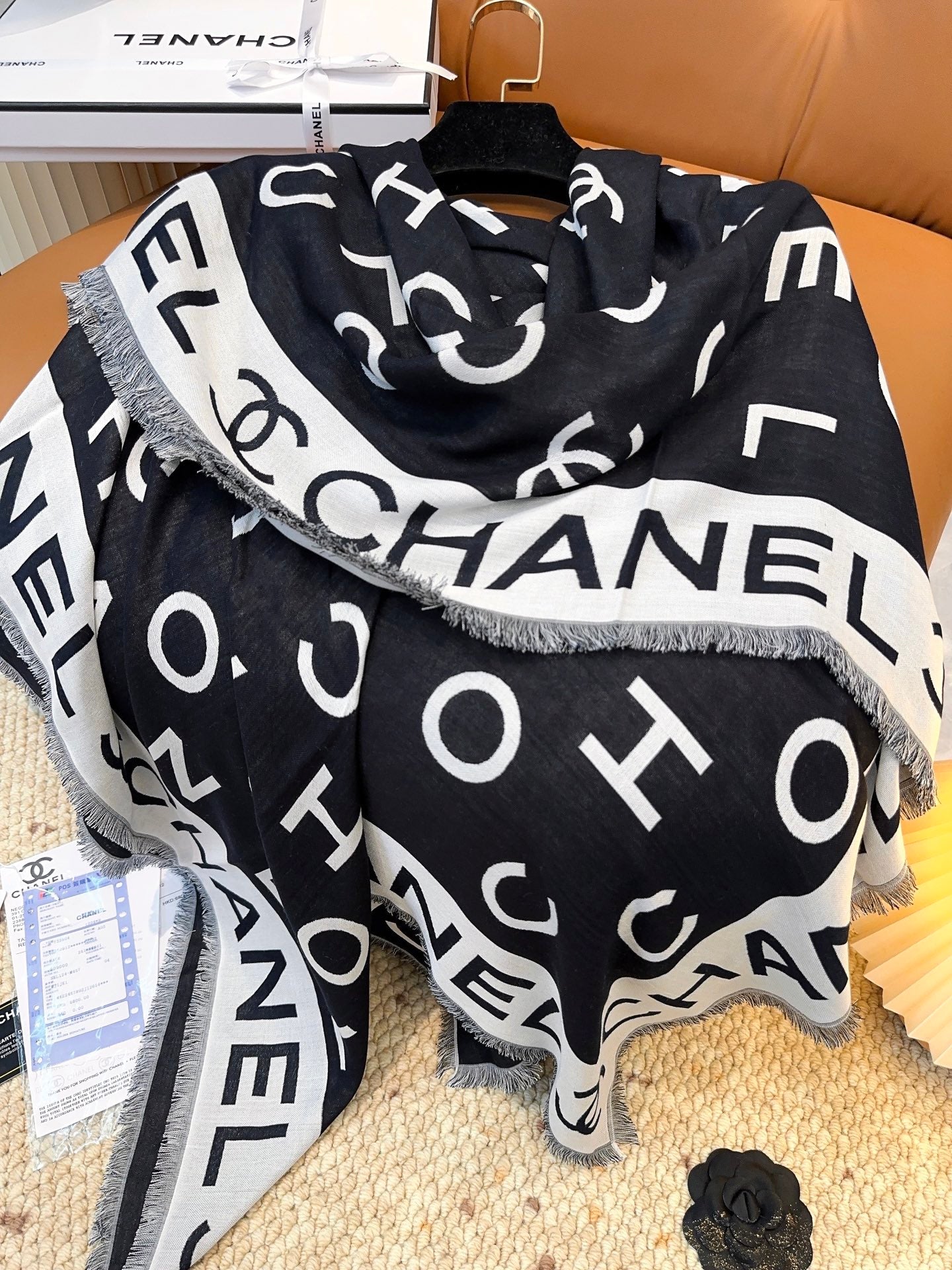 小香家-正反雙面雙色 140x140cm 58%桑蠶絲24%山羊絨18%綿羊毛