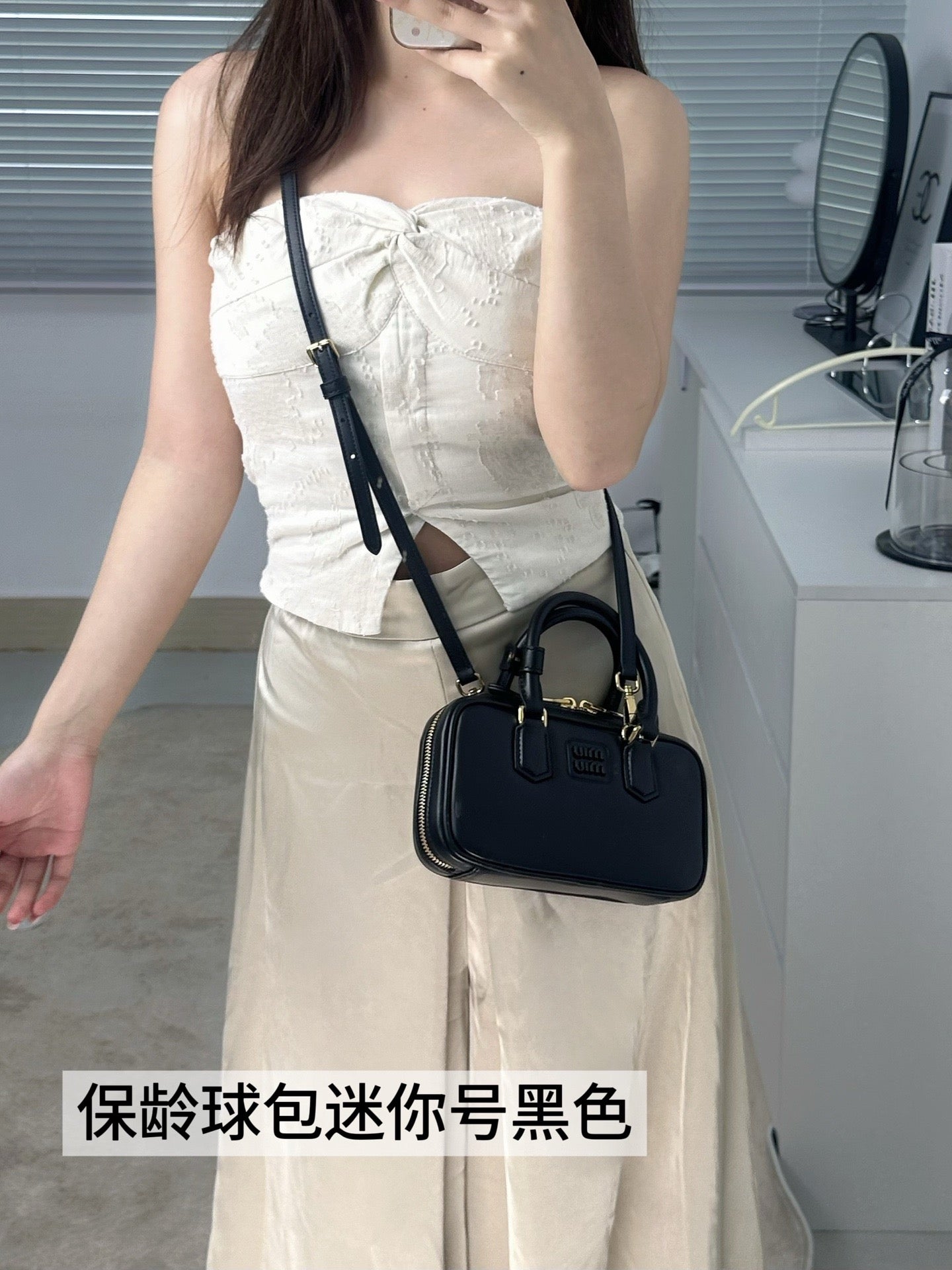 穆M家-5B088M980 𝗔𝗥𝗖𝗔𝗗𝗜𝗘 牛皮革 保齡球包 mini號 黑色