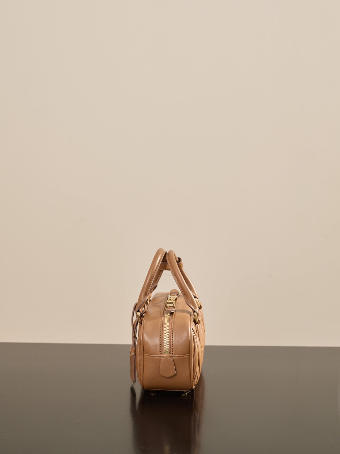 穆M家-5BB142M1200 𝗔𝗥𝗖𝗔𝗗𝗜𝗘 𝐌𝐚𝐭𝐞𝐥𝐚 小號 焦糖色