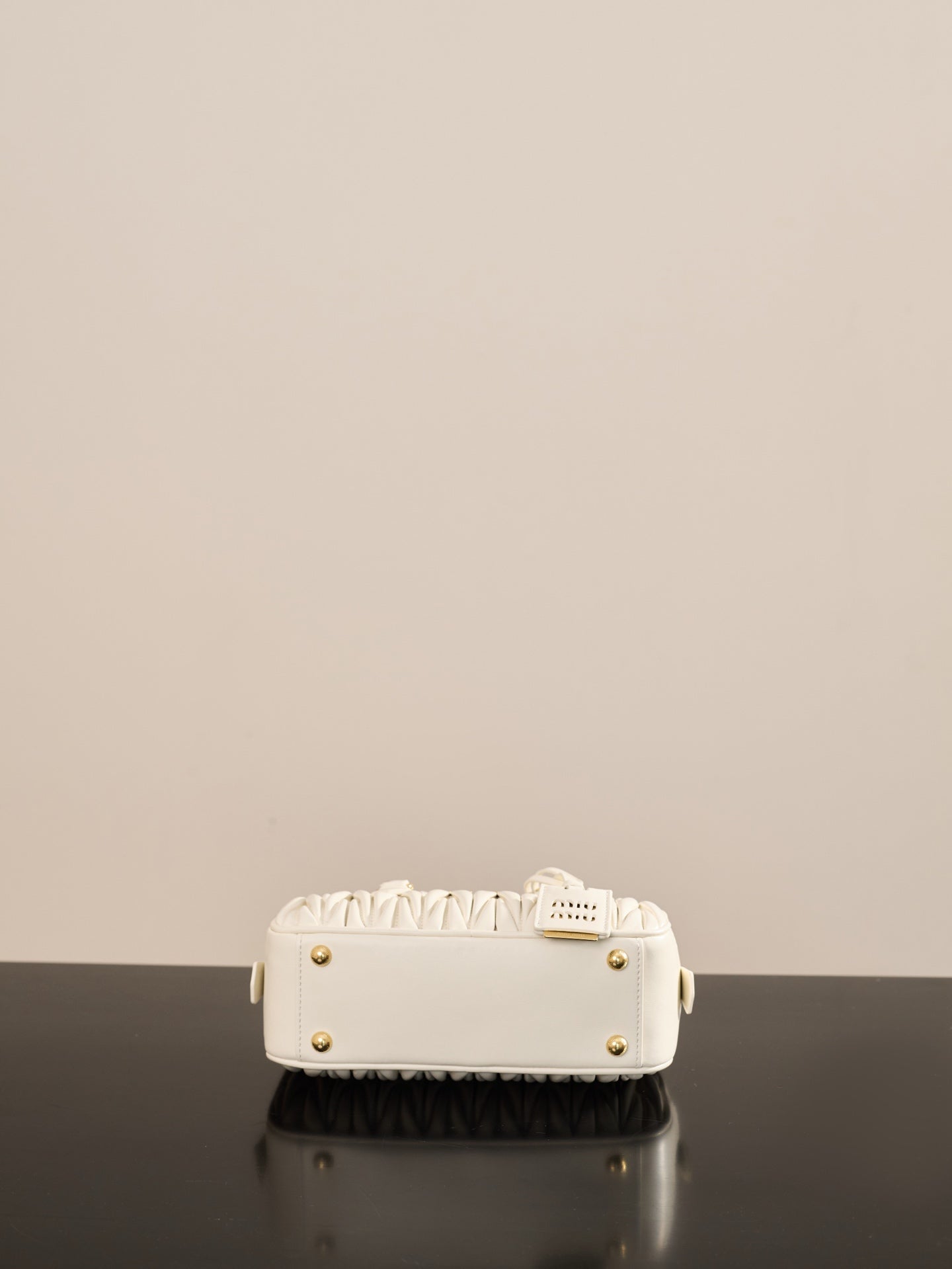穆M家-5BB142M1200 𝗔𝗥𝗖𝗔𝗗𝗜𝗘 𝐌𝐚𝐭𝐞𝐥𝐚 小號 白色