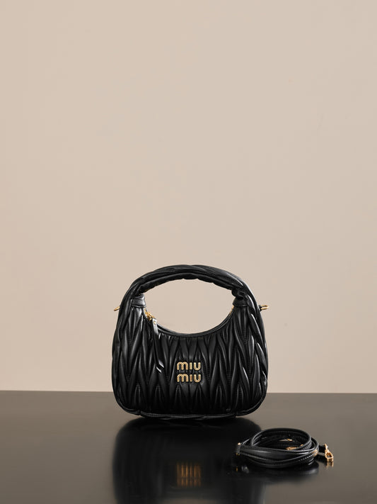 穆M家-5BC125M900 𝐖𝐚𝐧𝐝𝐞𝐫 𝐇𝐨𝐛𝐨 小號 黑色