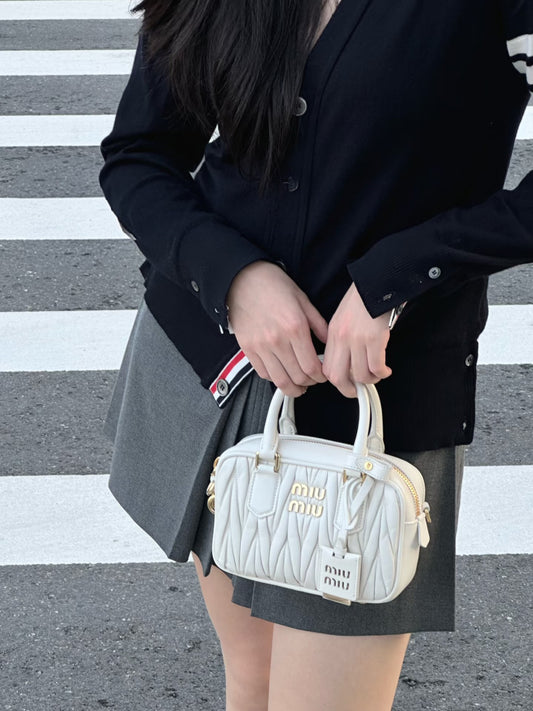 穆M家-5BB142M1200 𝗔𝗥𝗖𝗔𝗗𝗜𝗘 𝐌𝐚𝐭𝐞𝐥𝐚 白色