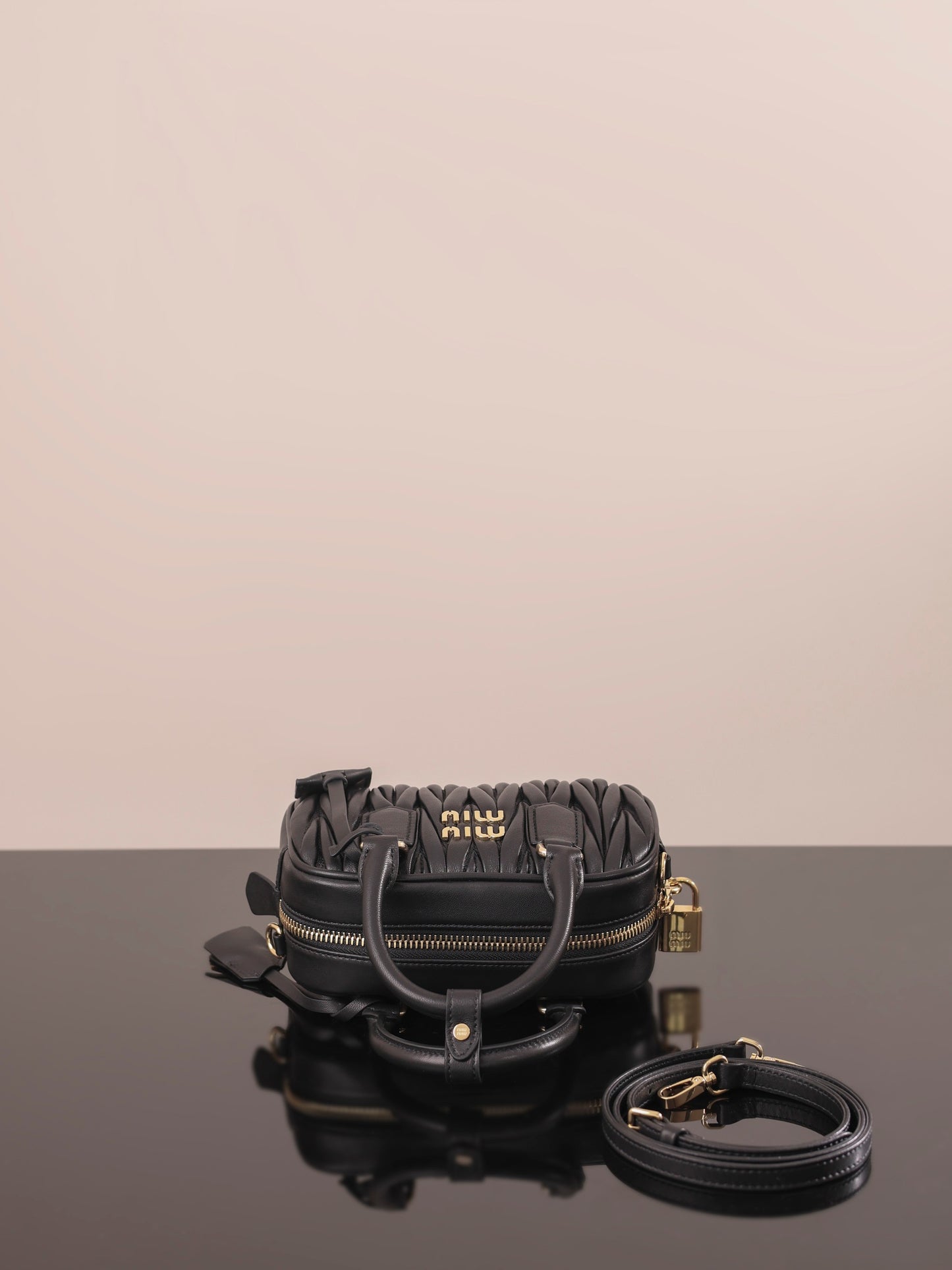 穆M家-5BB142M1200 𝗔𝗥𝗖𝗔𝗗𝗜𝗘 𝐌𝐚𝐭𝐞𝐥𝐚  黑色