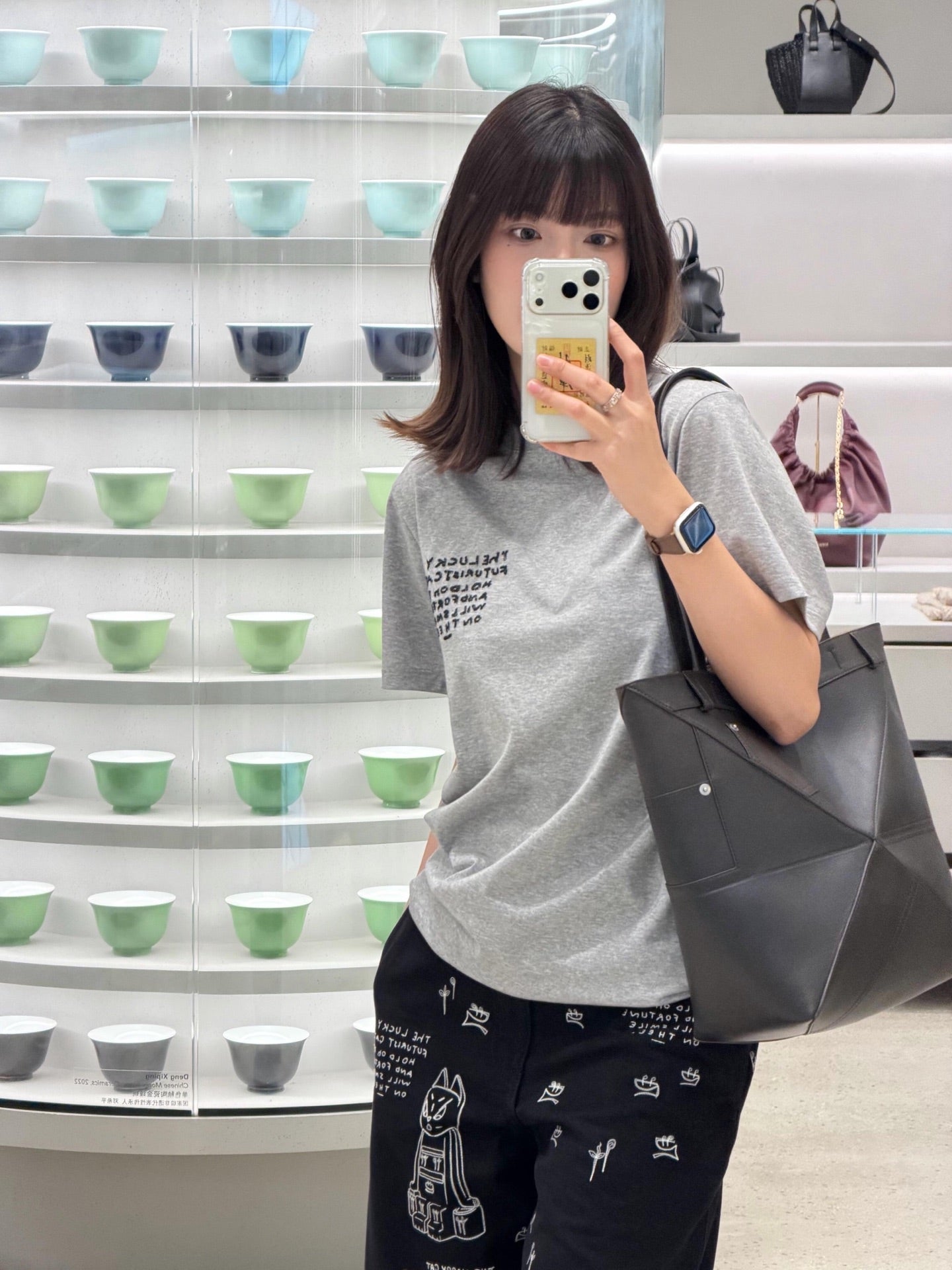 路L家-聯名新款刺繡貓咪灰調短袖T